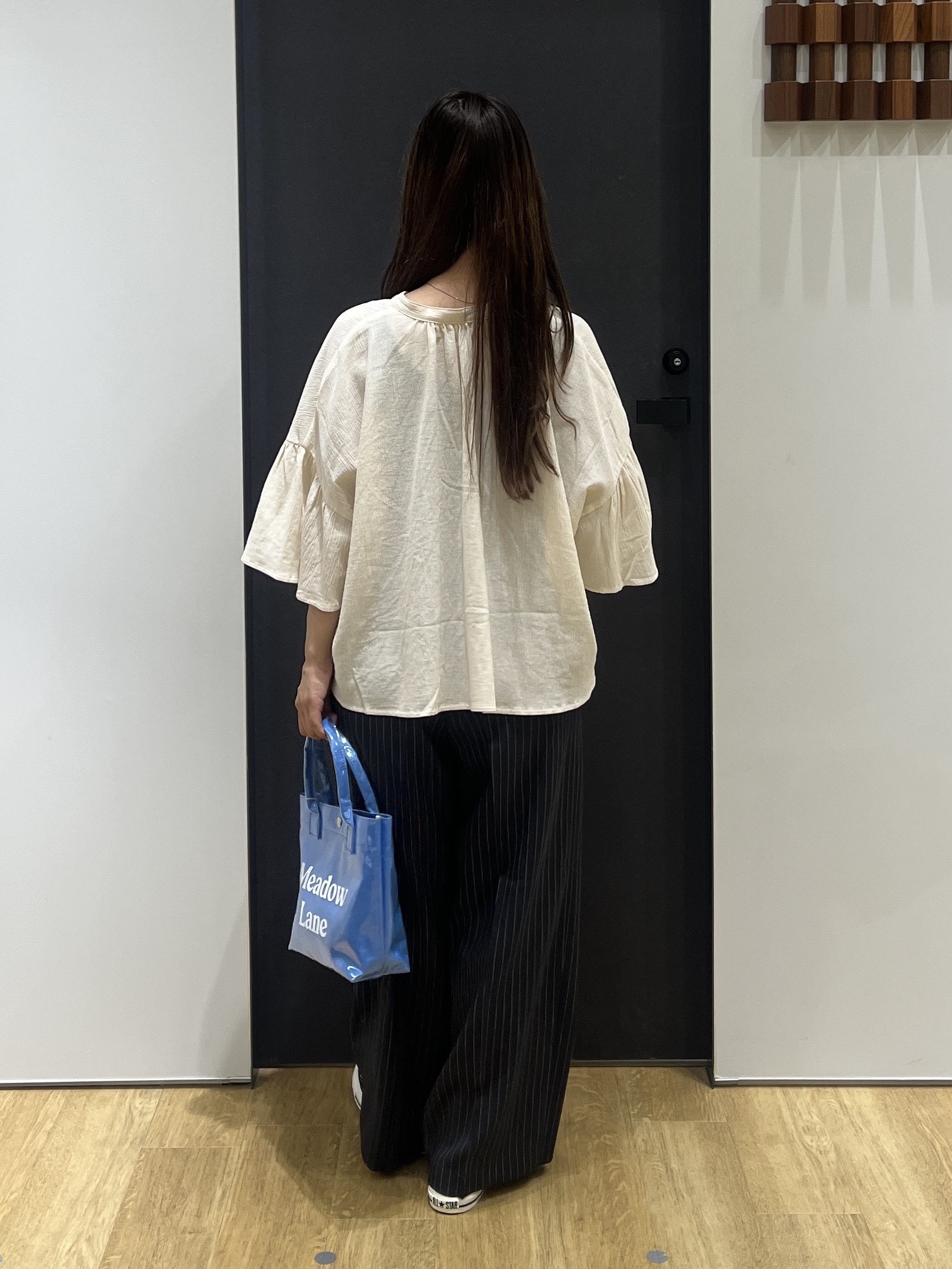 Minaさんの「Dessin｜フレアスリーブ スキッパーブラウス」を使ったコーディネート