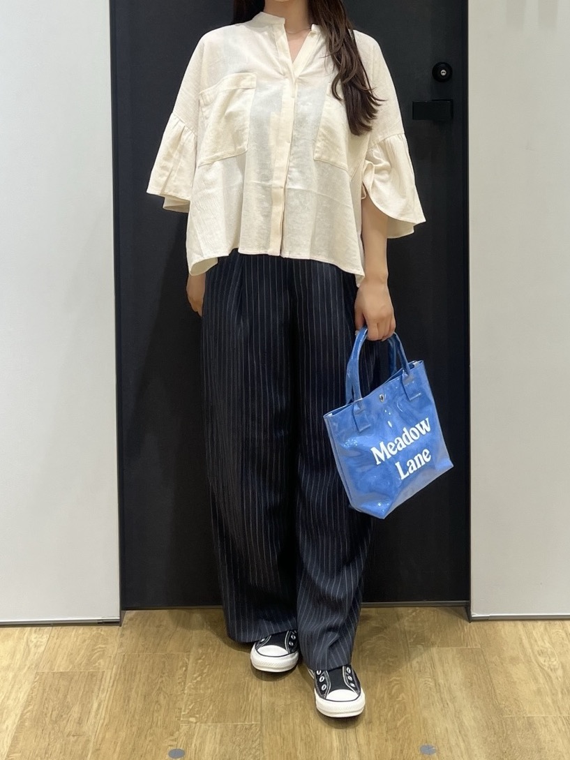 Minaさんの「Dessin｜フレアスリーブ スキッパーブラウス」を使ったコーディネート