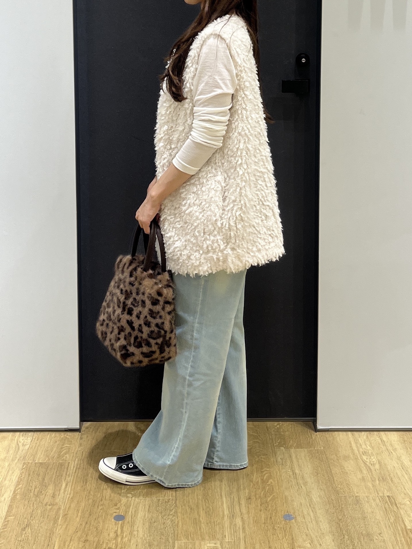 Minaさんの「Dessin｜クルーネックシアーロングTシャツ」を使ったコーディネート