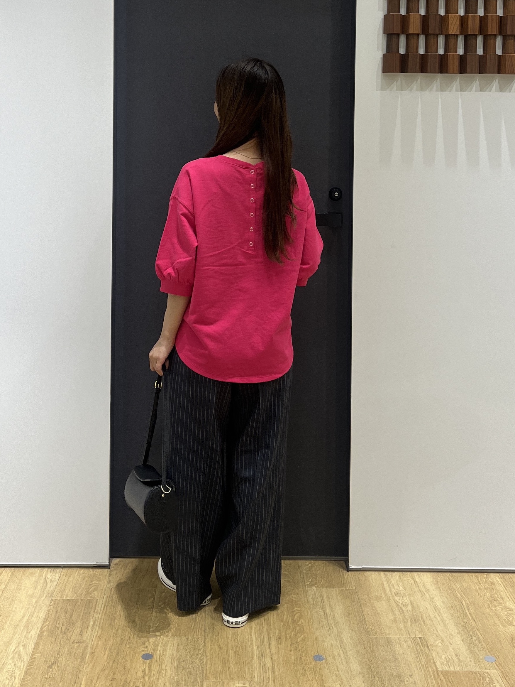 Minaさんの「Dessin｜バックヘンリーカットソー5分袖」を使ったコーディネート