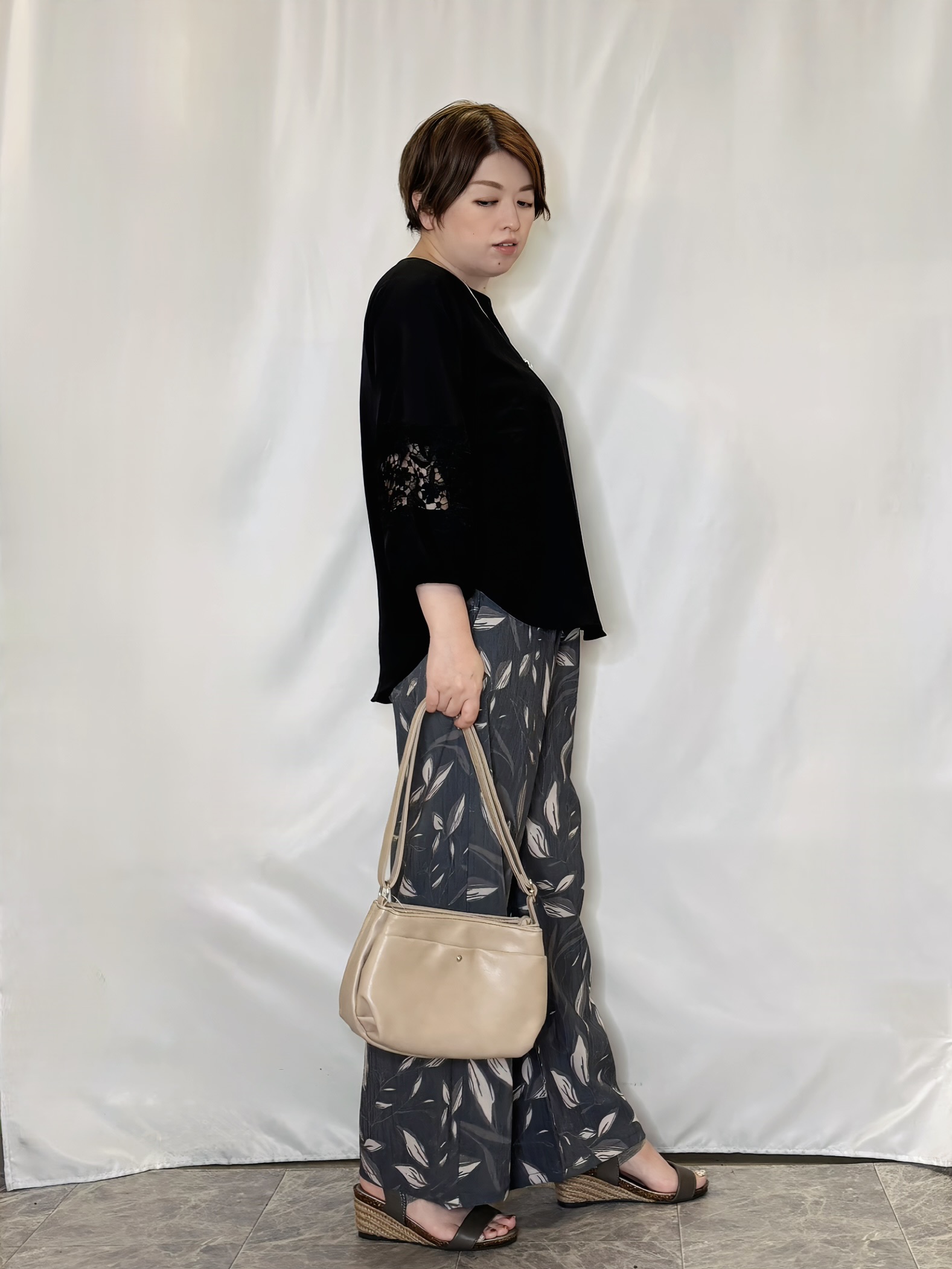 たみさんの「SHOO･LA･RUE｜【洗濯機可/S-LL/洗濯後しわになりにくい】お袖レースデザインブラウス」を使ったコーディネート