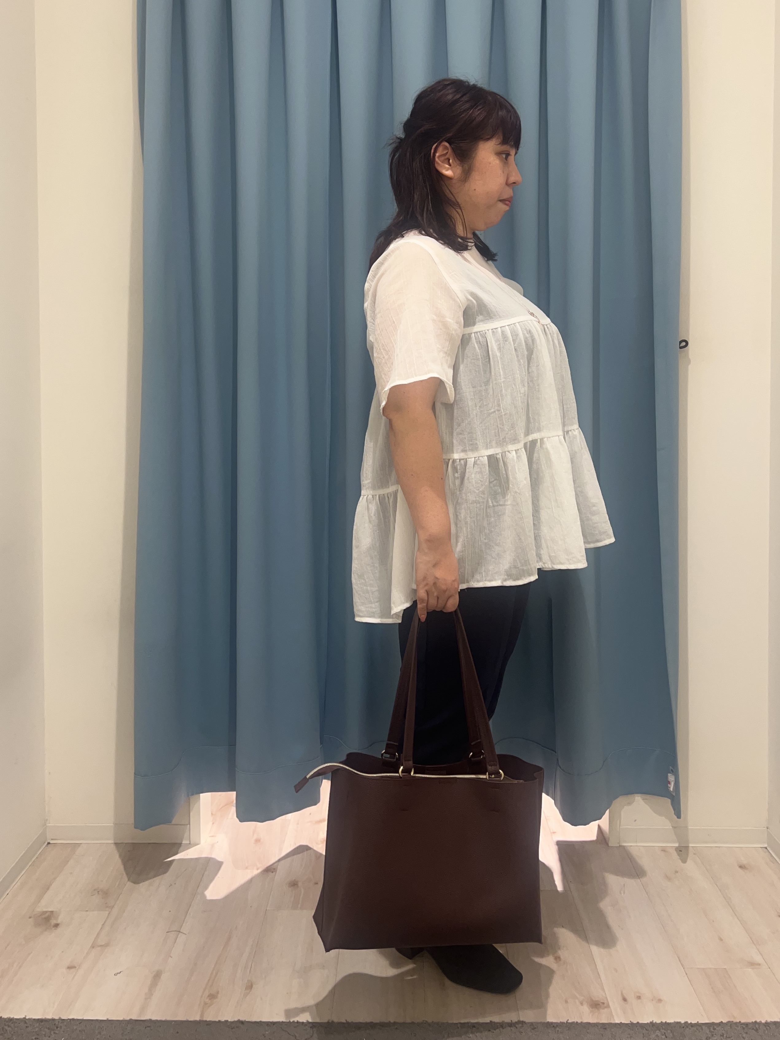 くーさんの「SHOO･LA･RUE｜【洗濯機可/S-LL】インせず着られる シアー素材が上品なティアードブラウス」を使ったコーディネート