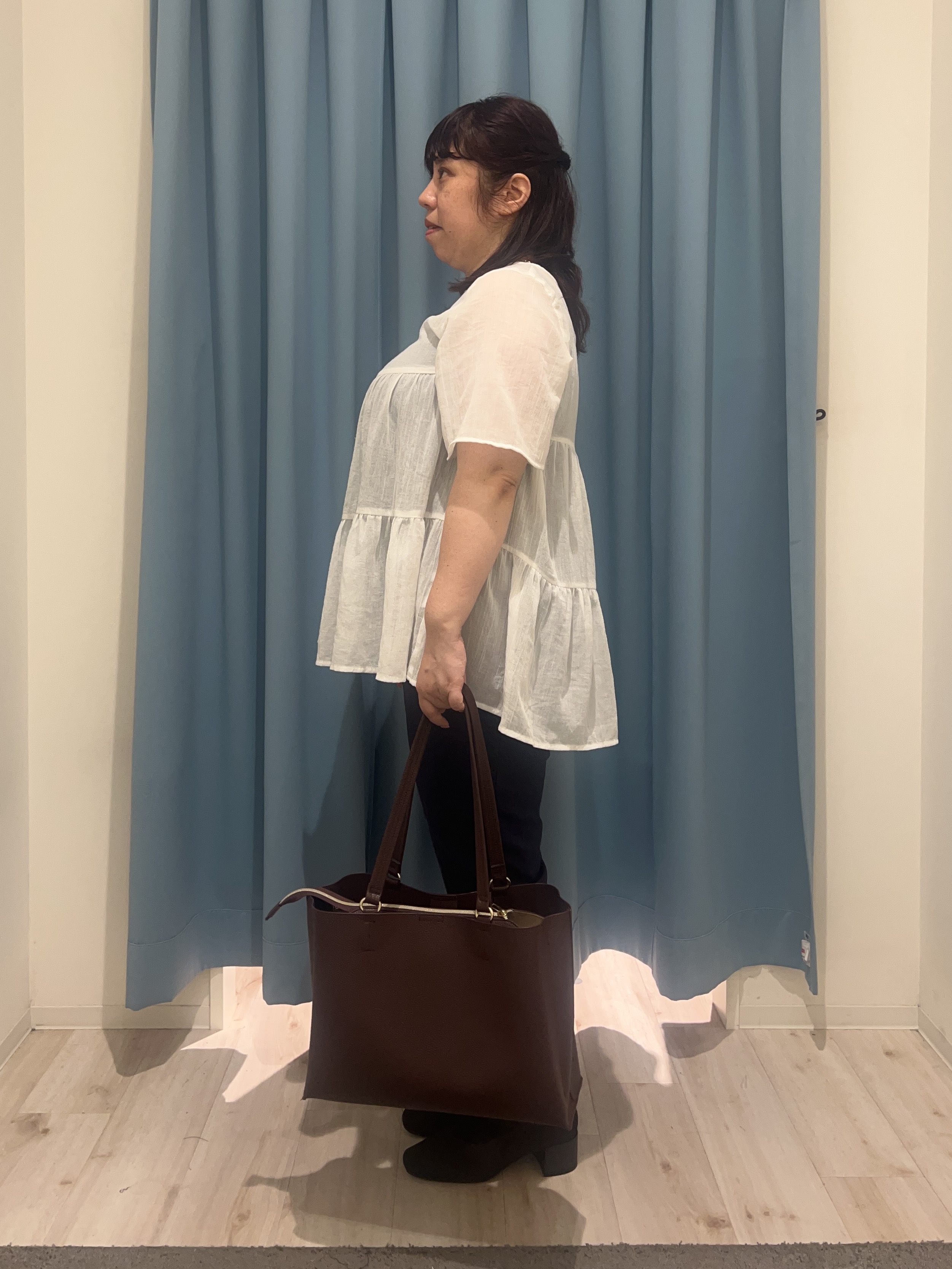 くーさんの「SHOO･LA･RUE｜【洗濯機可/S-LL】インせず着られる シアー素材が上品なティアードブラウス」を使ったコーディネート
