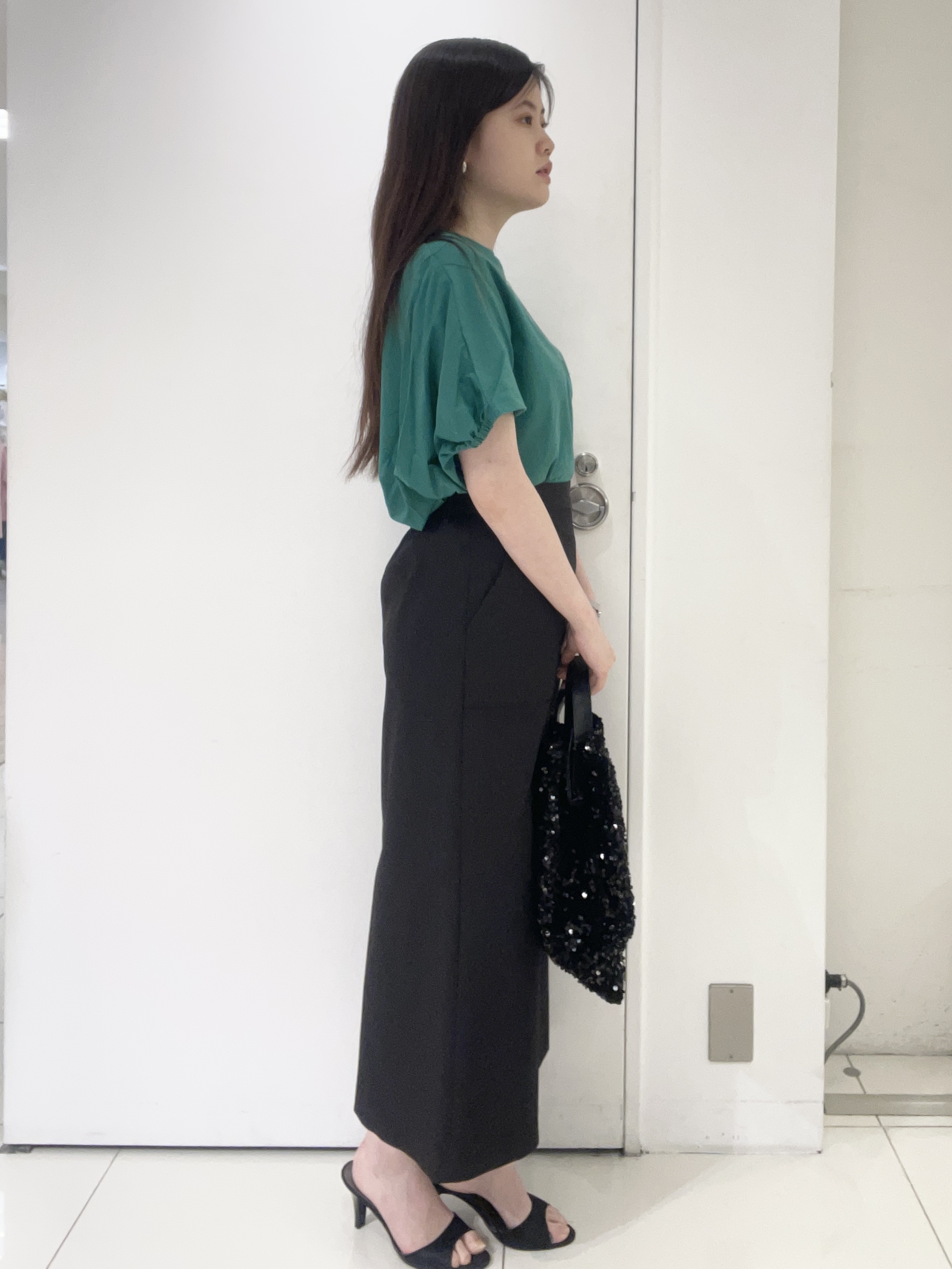 moeさんの「UNTITLED｜【汗染み防止/接触冷感】ドルマンプルオーバー」を使ったコーディネート