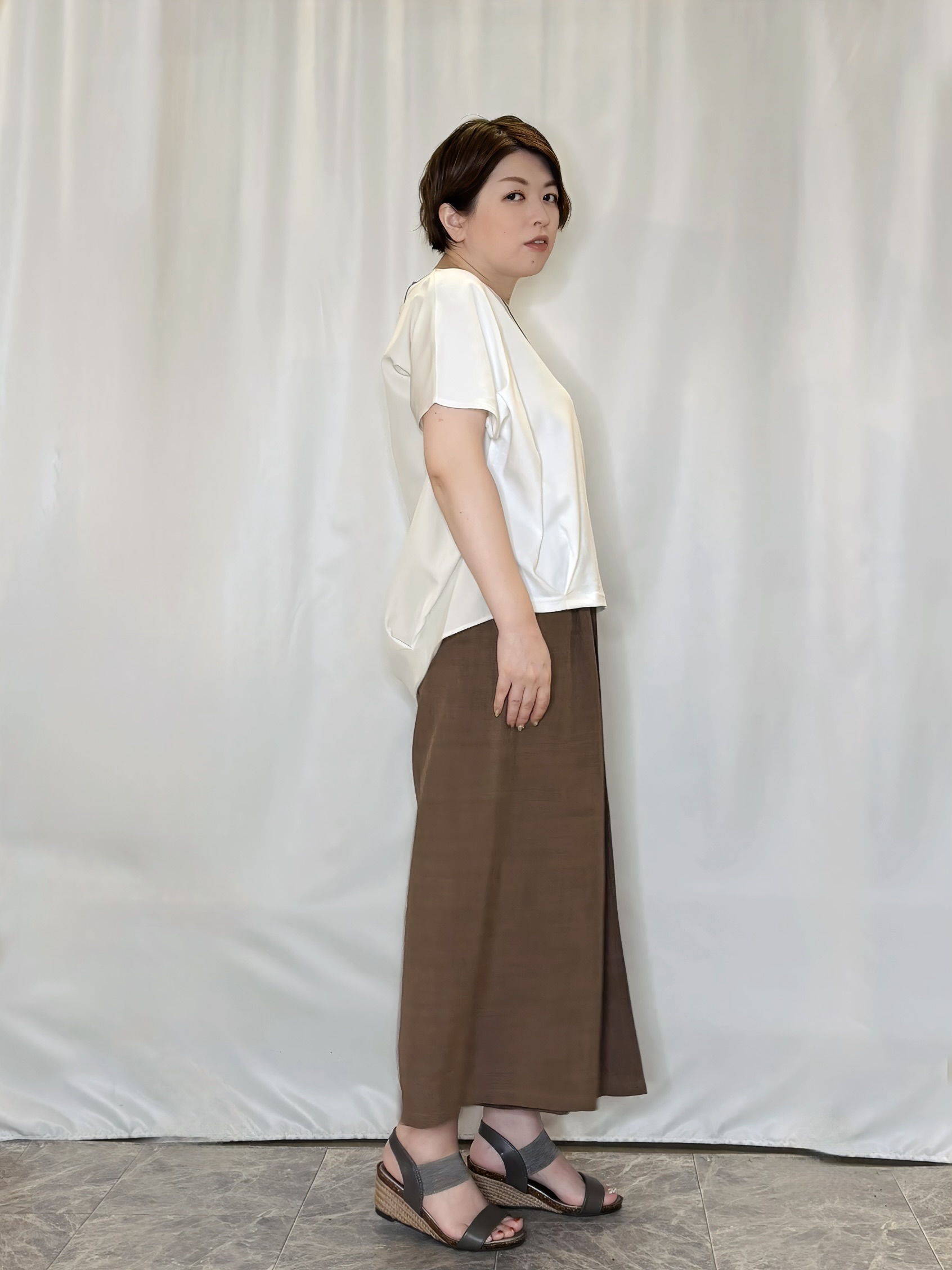 たみさんの「SHOO･LA･RUE｜【ひんやり/洗濯機可/S-LL】オンにもオフにも マルチに使えるボタンレスカーディガン」を使ったコーディネート