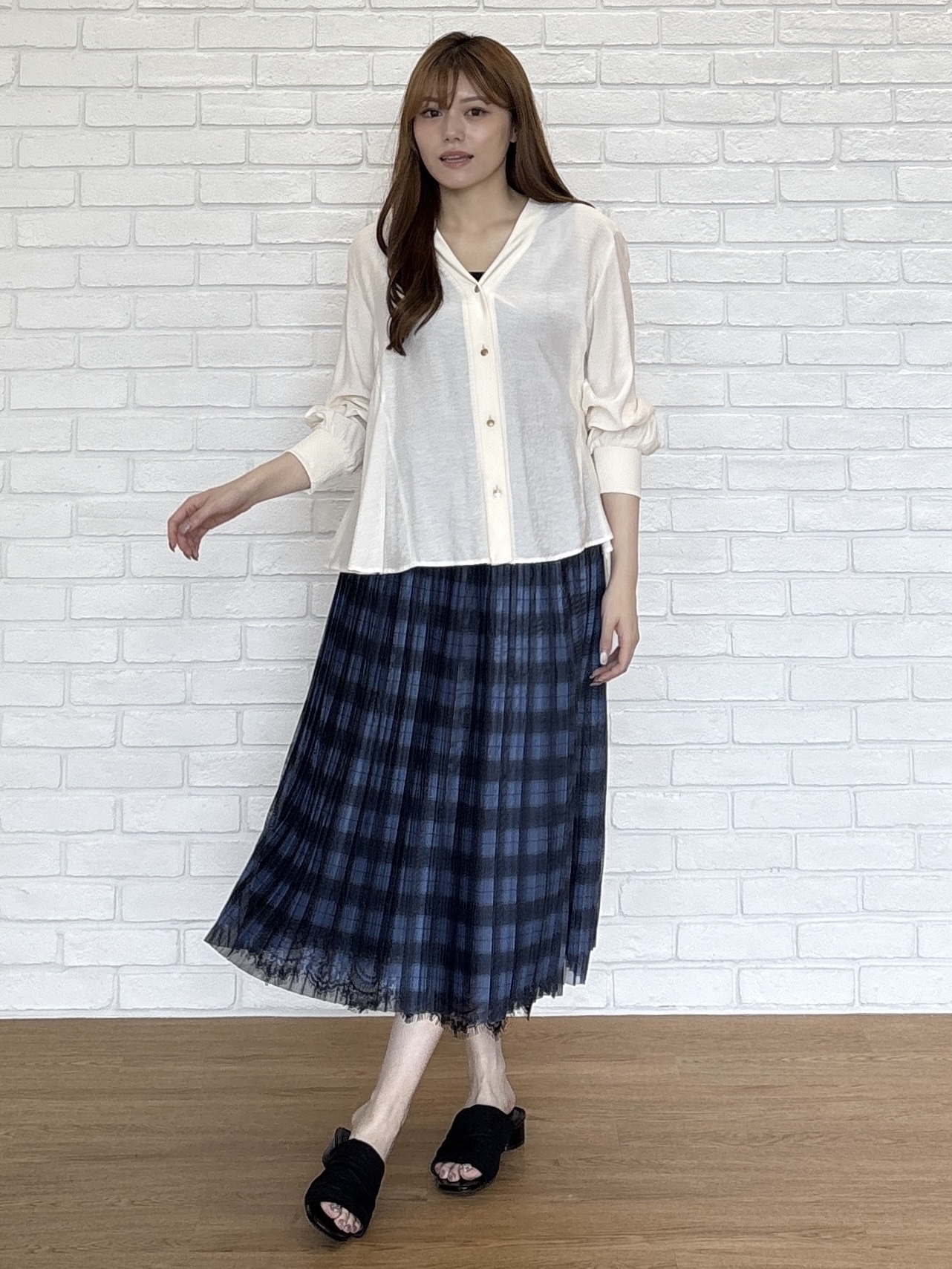 sayaさんの「grove｜シアーシャツカーディガン」を使ったコーディネート