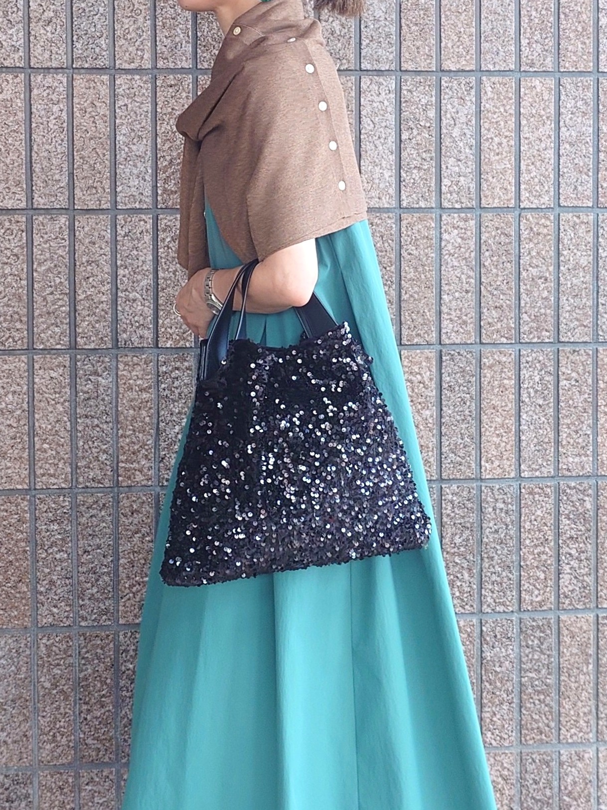 MUTSUKOさんの「UNTITLED｜【接触冷感/UVカット/吸水速乾】Aラインロングワンピース」を使ったコーディネート