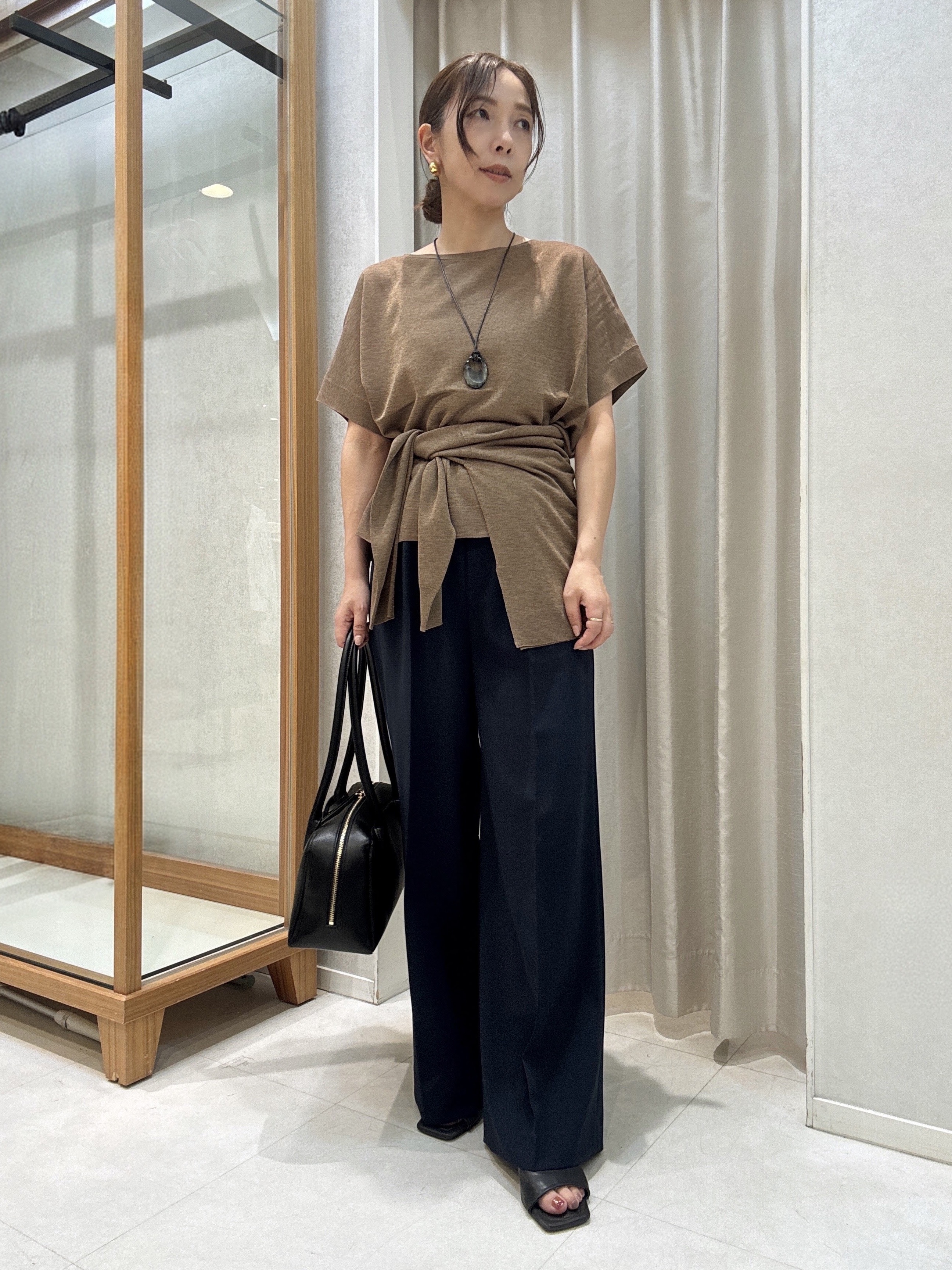 tomoさんの「UNTITLED｜【アンサンブル可】前後2WAYカーディガン」を使ったコーディネート