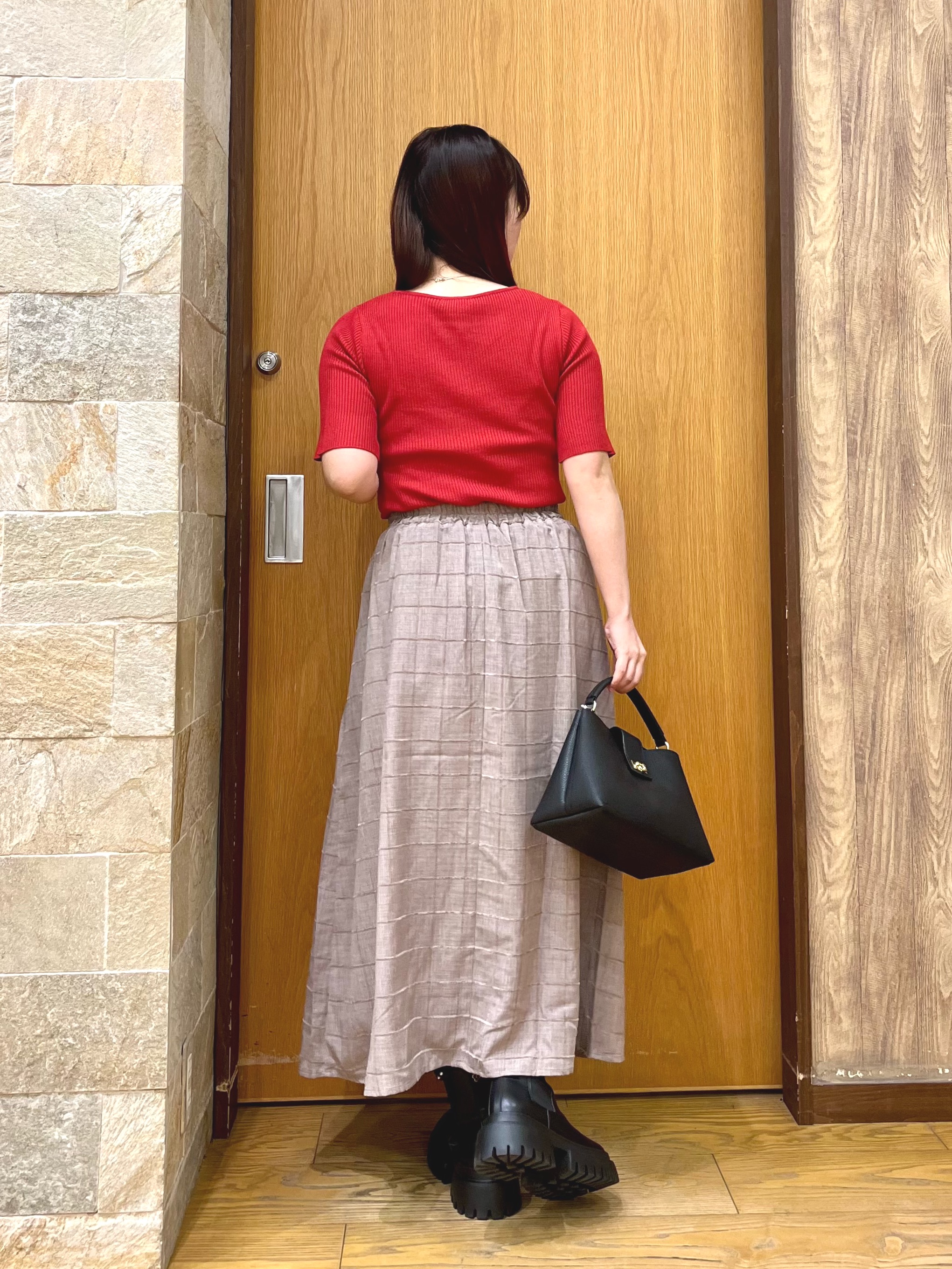 ゆっきーさんの「SHOO･LA･RUE｜【毛玉になりにくい/洗濯機可/S-LL】大人上品な 5分袖スクエアトップス」を使ったコーディネート
