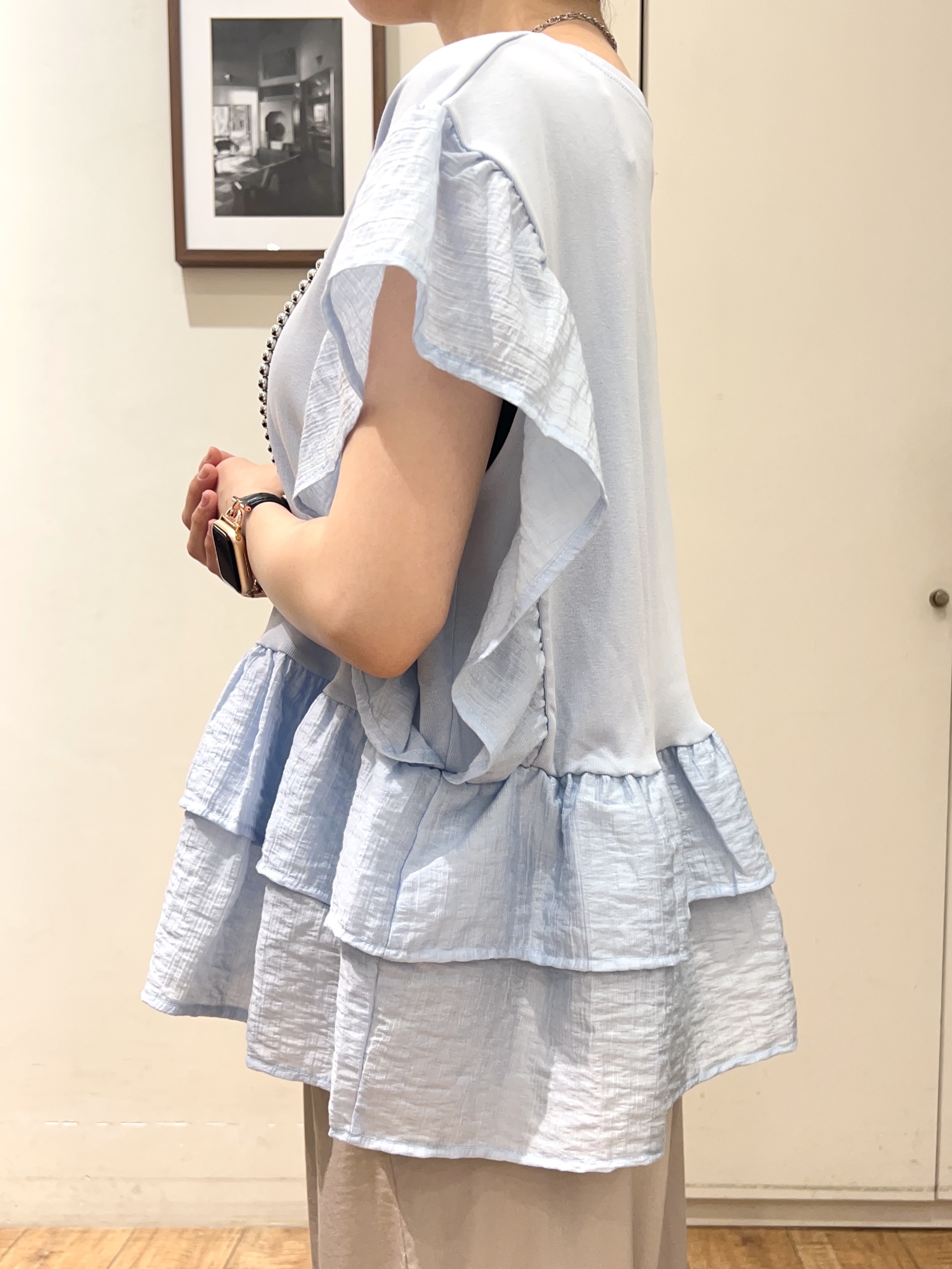 AIRIさんの「SHOO･LA･RUE｜【S-LL/洗濯機可】着るだけで決まる 主役級フリルトップス」を使ったコーディネート