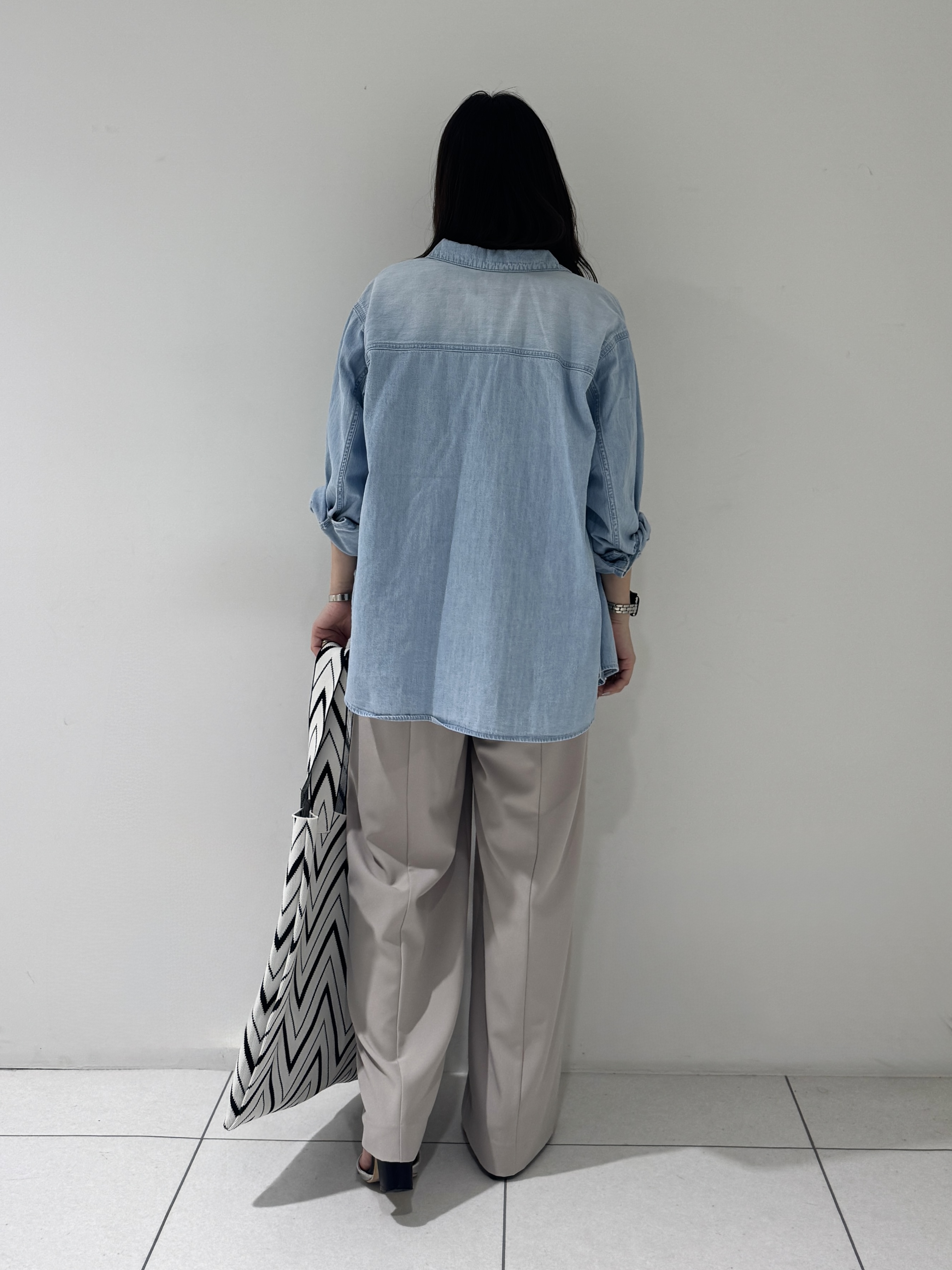 そんさんの「INDIVI｜【洗える／体型カバー】ライトデニム ワークシャツ」を使ったコーディネート
