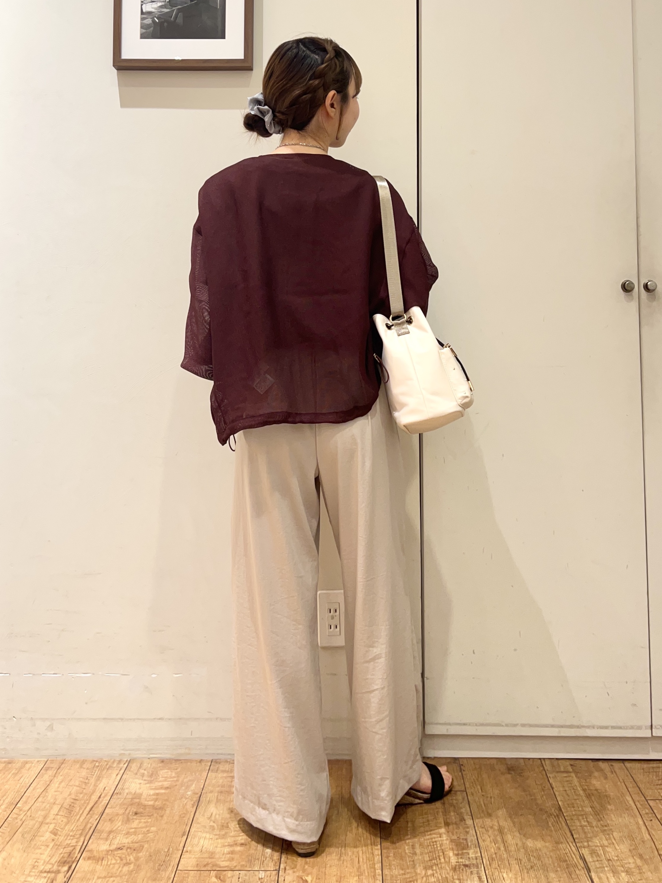AIRIさんの「SHOO･LA･RUE｜【通気性〇/セットアップ可/洗濯機可】メッシュドルマン ジップブルゾン」を使ったコーディネート