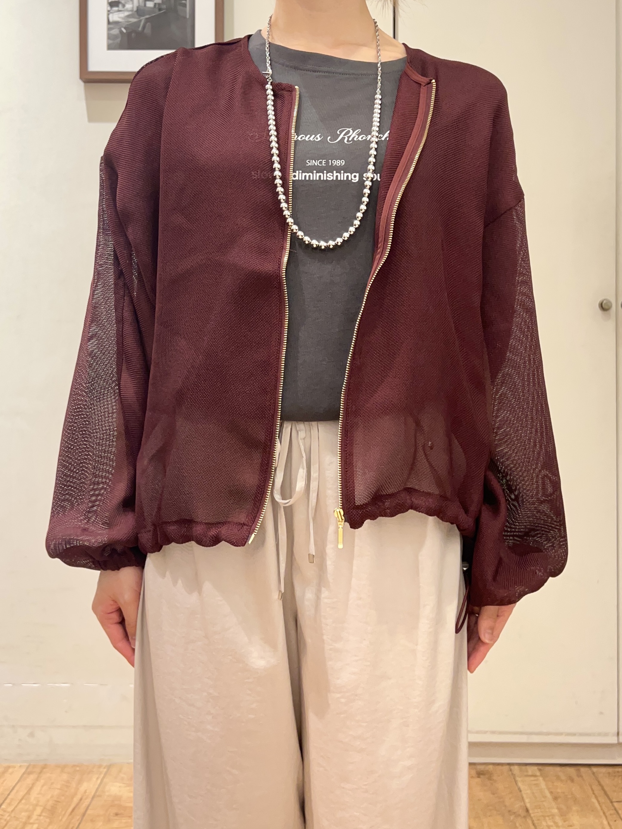 AIRIさんの「SHOO･LA･RUE｜【通気性〇/セットアップ可/洗濯機可】メッシュドルマン ジップブルゾン」を使ったコーディネート