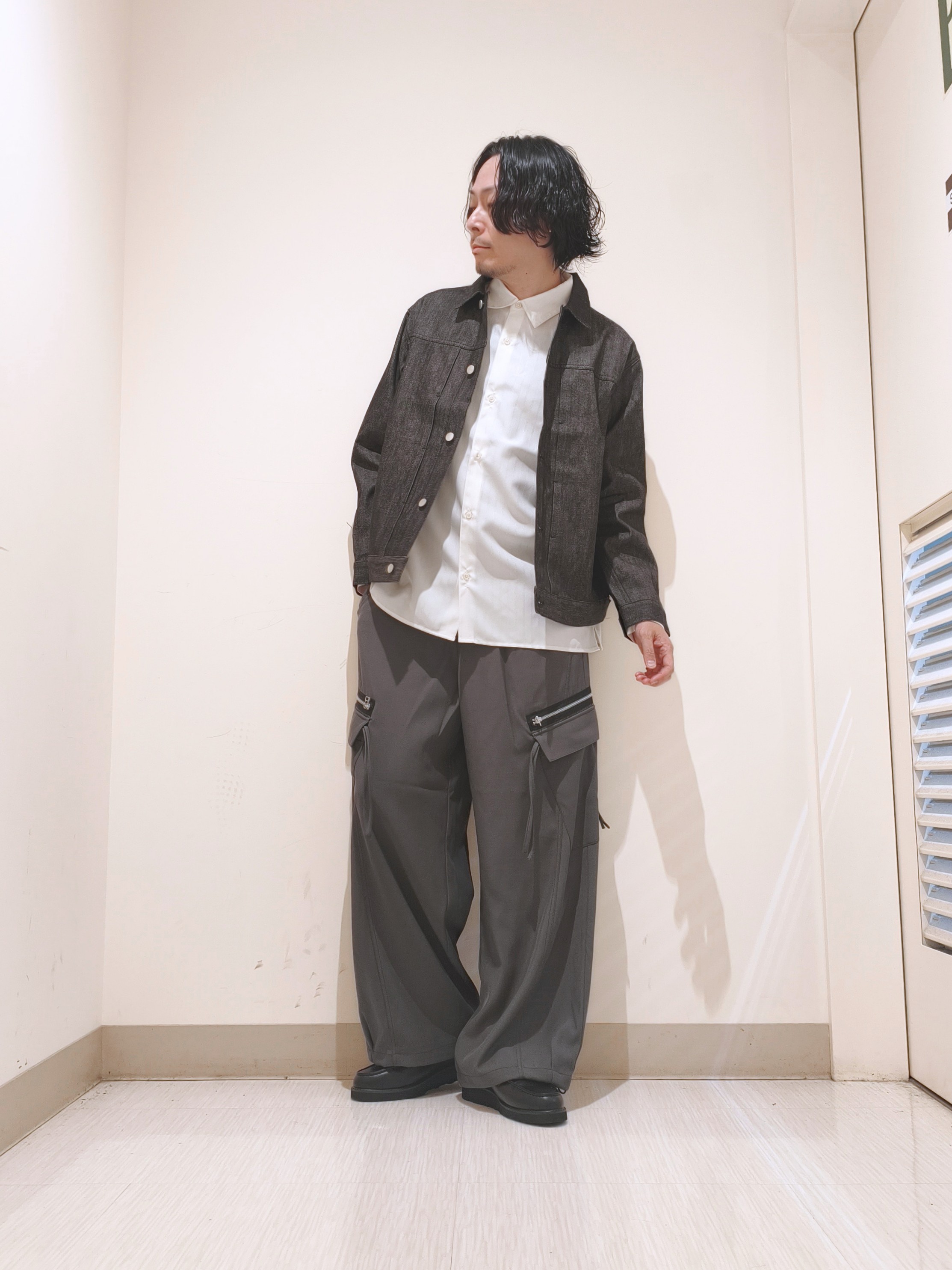 テラシンさんの「tk.TAKEO KIKUCHI｜【色褪せしにくいデニム/セットアップ対応可】Comfy Fadeless Denim Seriesデ」を使ったコーディネート
