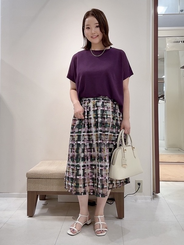 YUIさんの「UNTITLED｜【アンサンブル可/品のある透け感】Tシャツ風ニットトップス」を使ったコーディネート