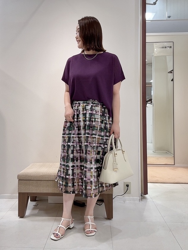 YUIさんの「UNTITLED｜【アンサンブル可/品のある透け感】Tシャツ風ニットトップス」を使ったコーディネート