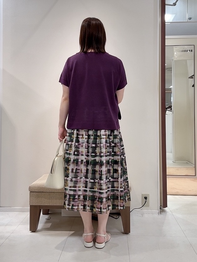 YUIさんの「UNTITLED｜【アンサンブル可/品のある透け感】Tシャツ風ニットトップス」を使ったコーディネート