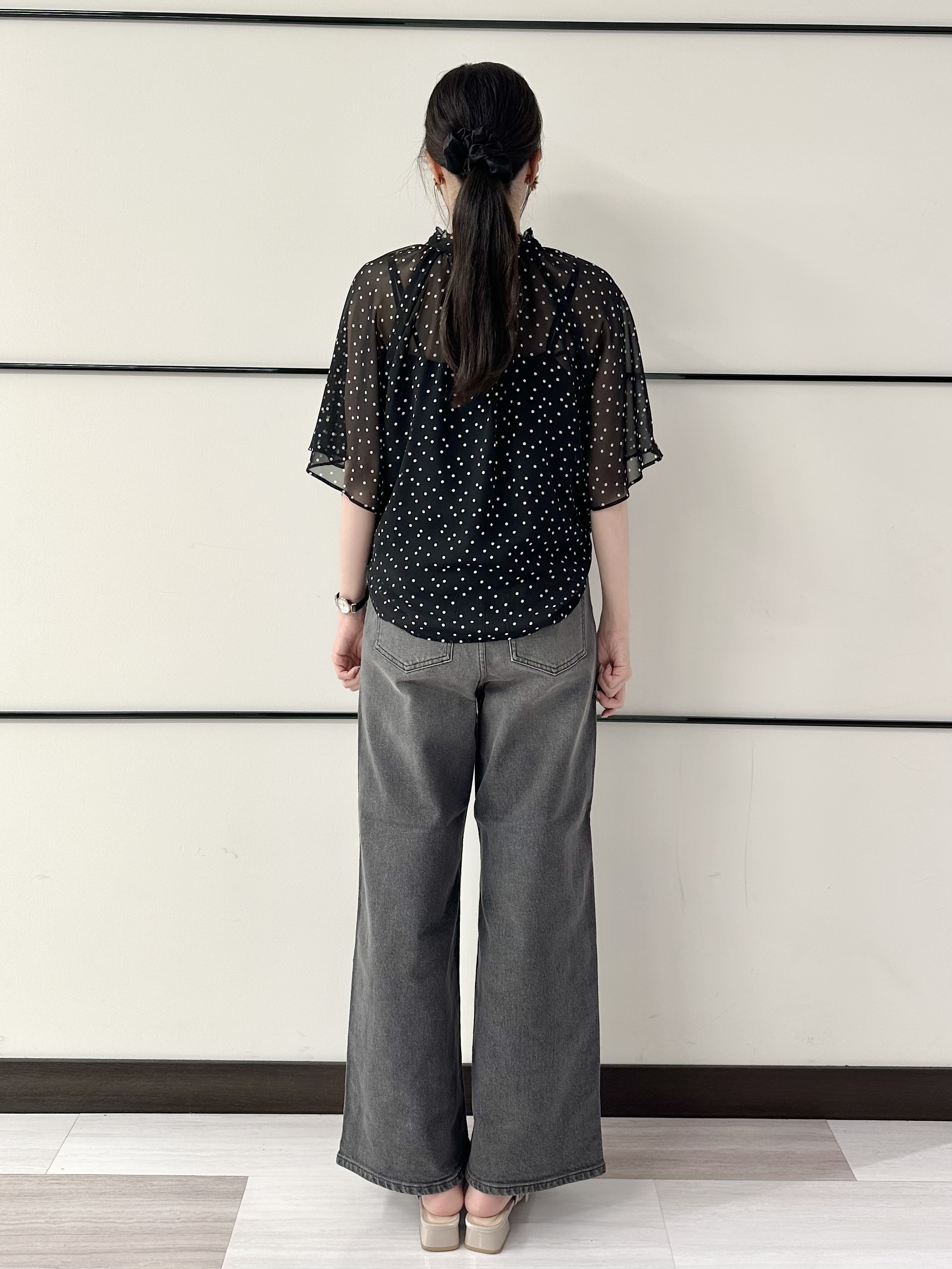 Momoさんの「Reflect｜【セットアップ／手洗い可】ドット柄シアーブラウス」を使ったコーディネート
