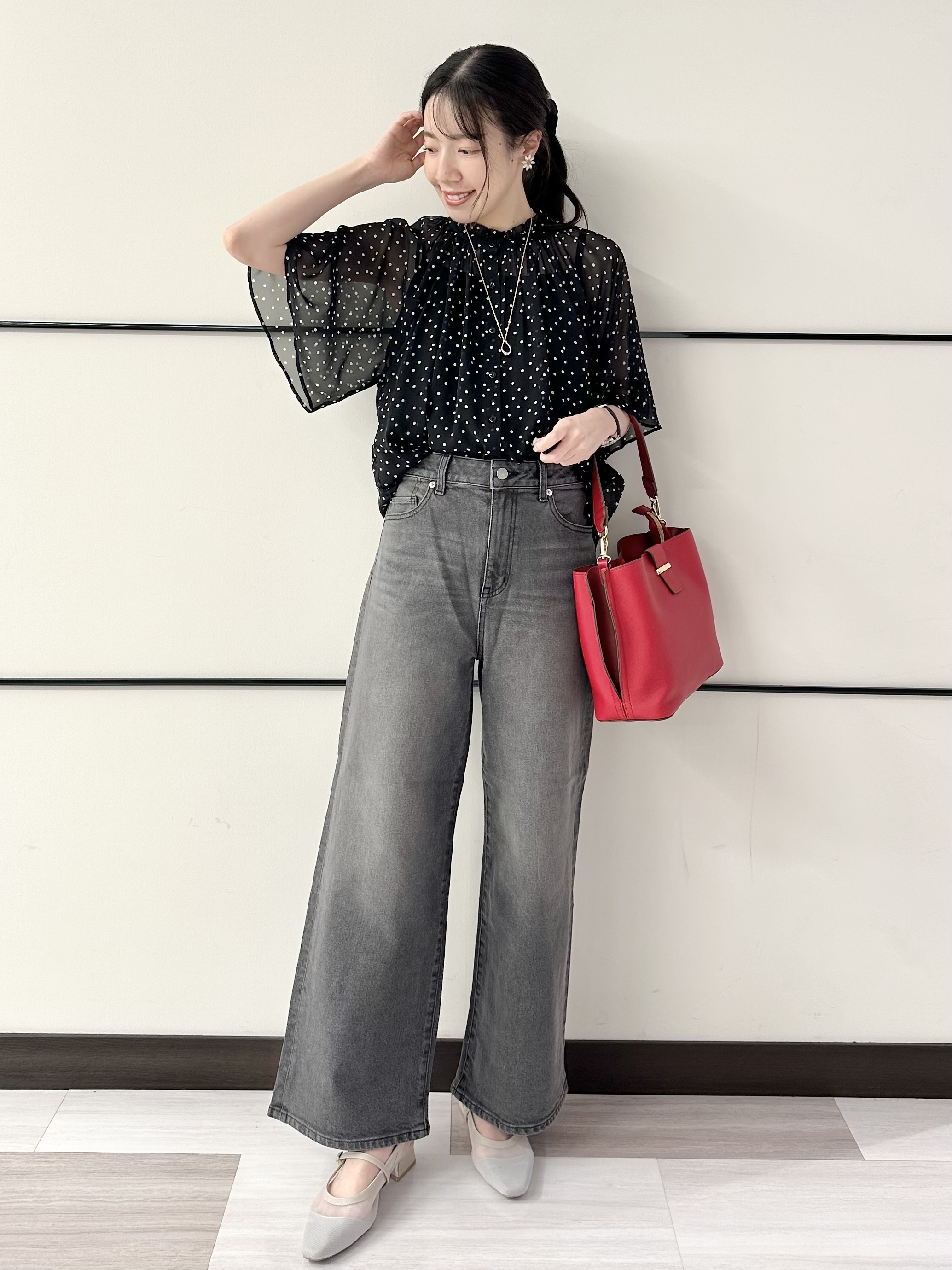 Momoさんの「Reflect｜【セットアップ／手洗い可】ドット柄シアーブラウス」を使ったコーディネート