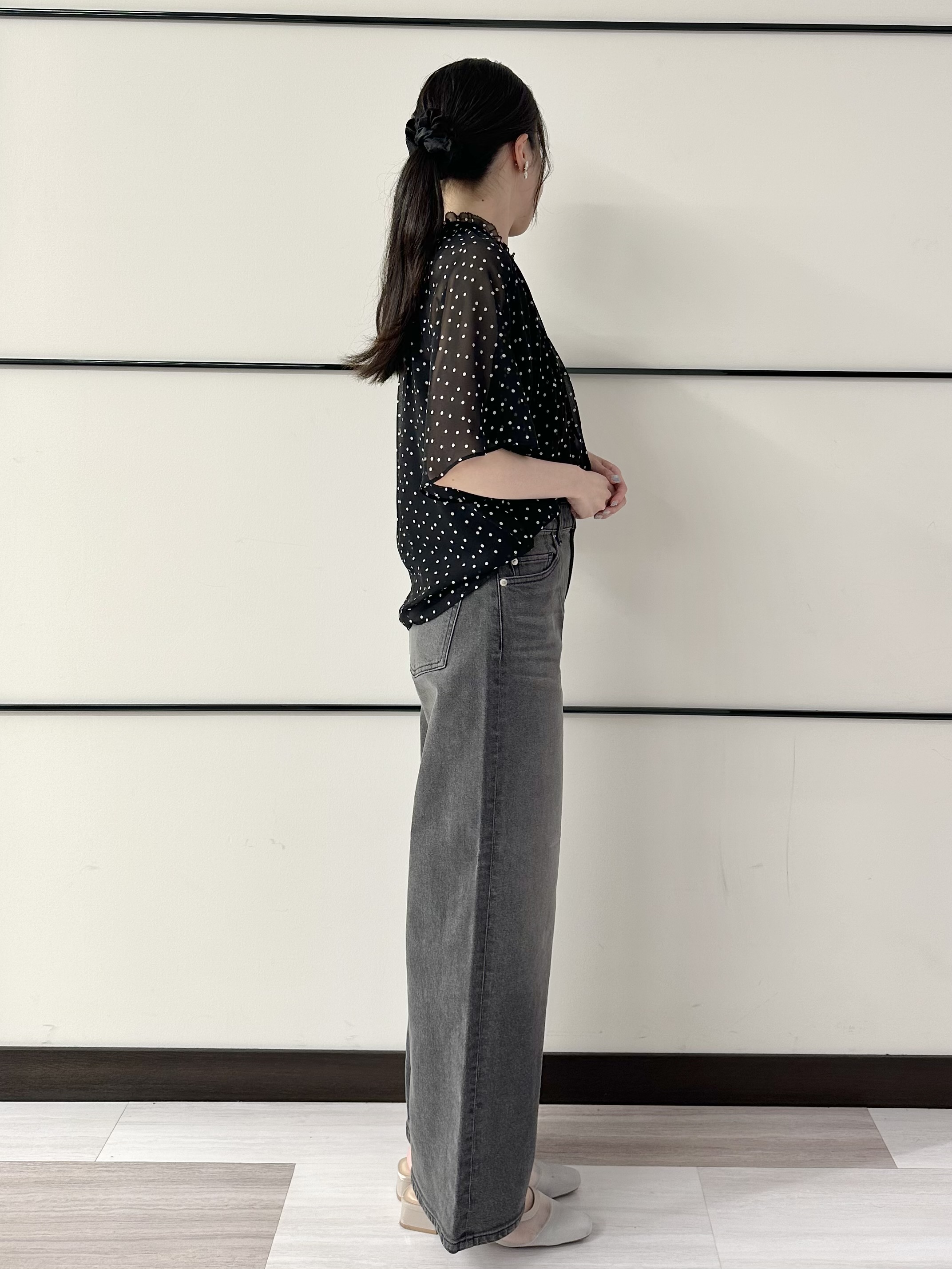 Momoさんの「Reflect｜【セットアップ／手洗い可】ドット柄シアーブラウス」を使ったコーディネート