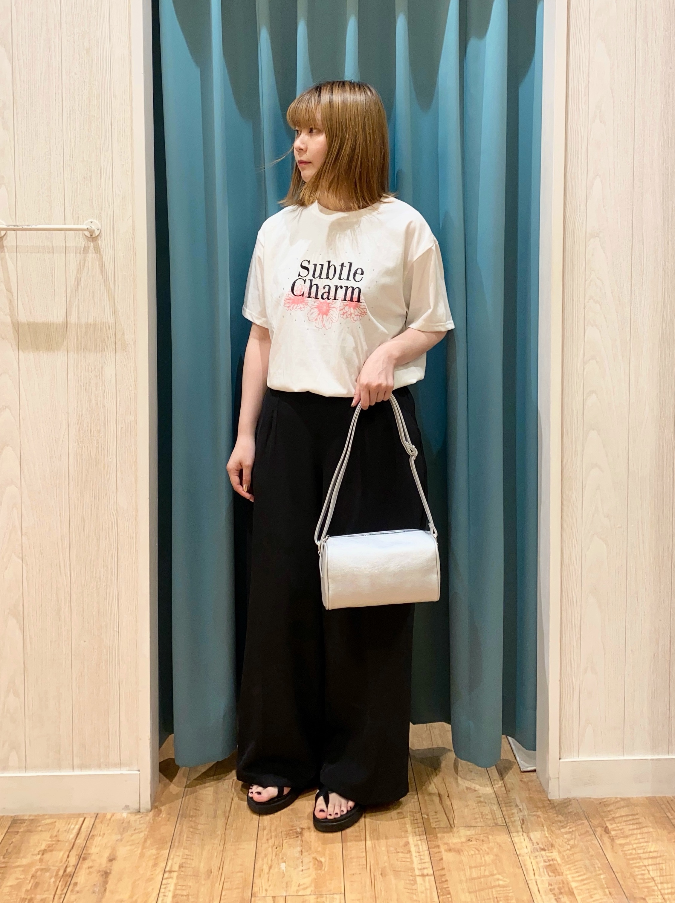 yuuさんの「SHOO･LA･RUE｜【ひんやり/S-LL】選べる4柄　デイリー使いにぴったりな 大人の頼れるTシャツ」を使ったコーディネート