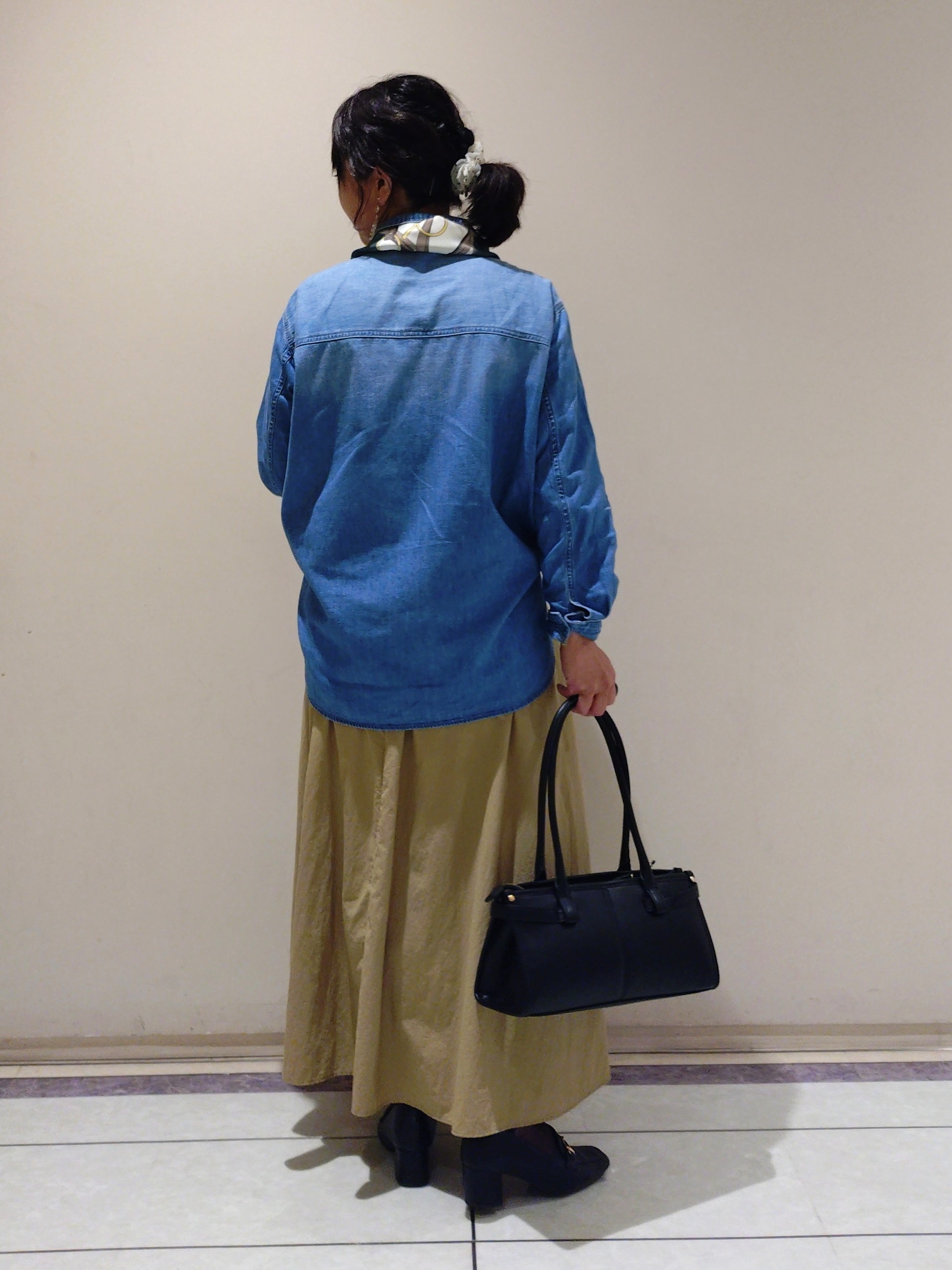 TOMOMIさんの「INDIVI｜【収納力◎／トレンド】スクエアトートバッグ」を使ったコーディネート