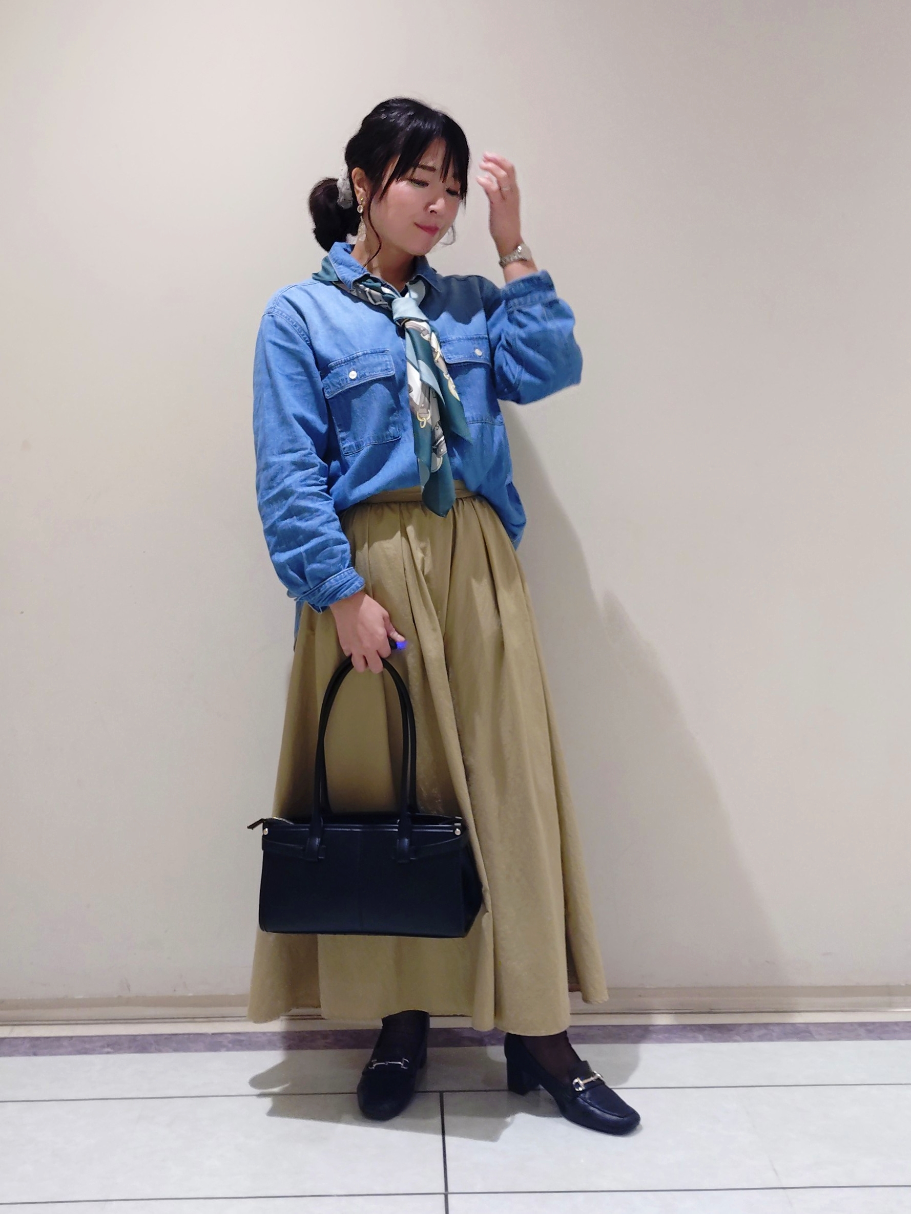 TOMOMIさんの「INDIVI｜【収納力◎／トレンド】スクエアトートバッグ」を使ったコーディネート