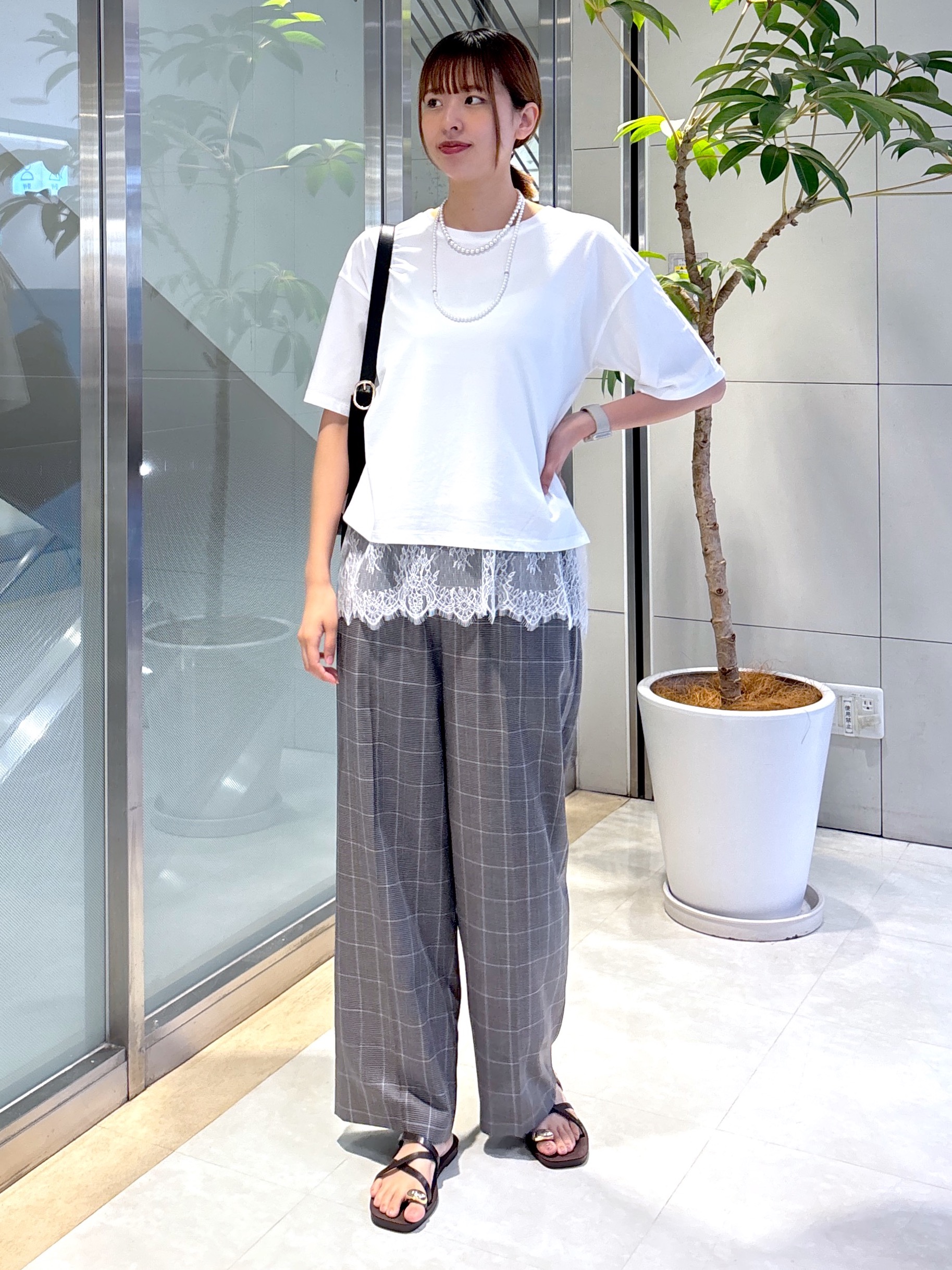 yukaさんの「UNTITLED｜【1枚でもセットでも】レースキャミ付きプルオーバー」を使ったコーディネート