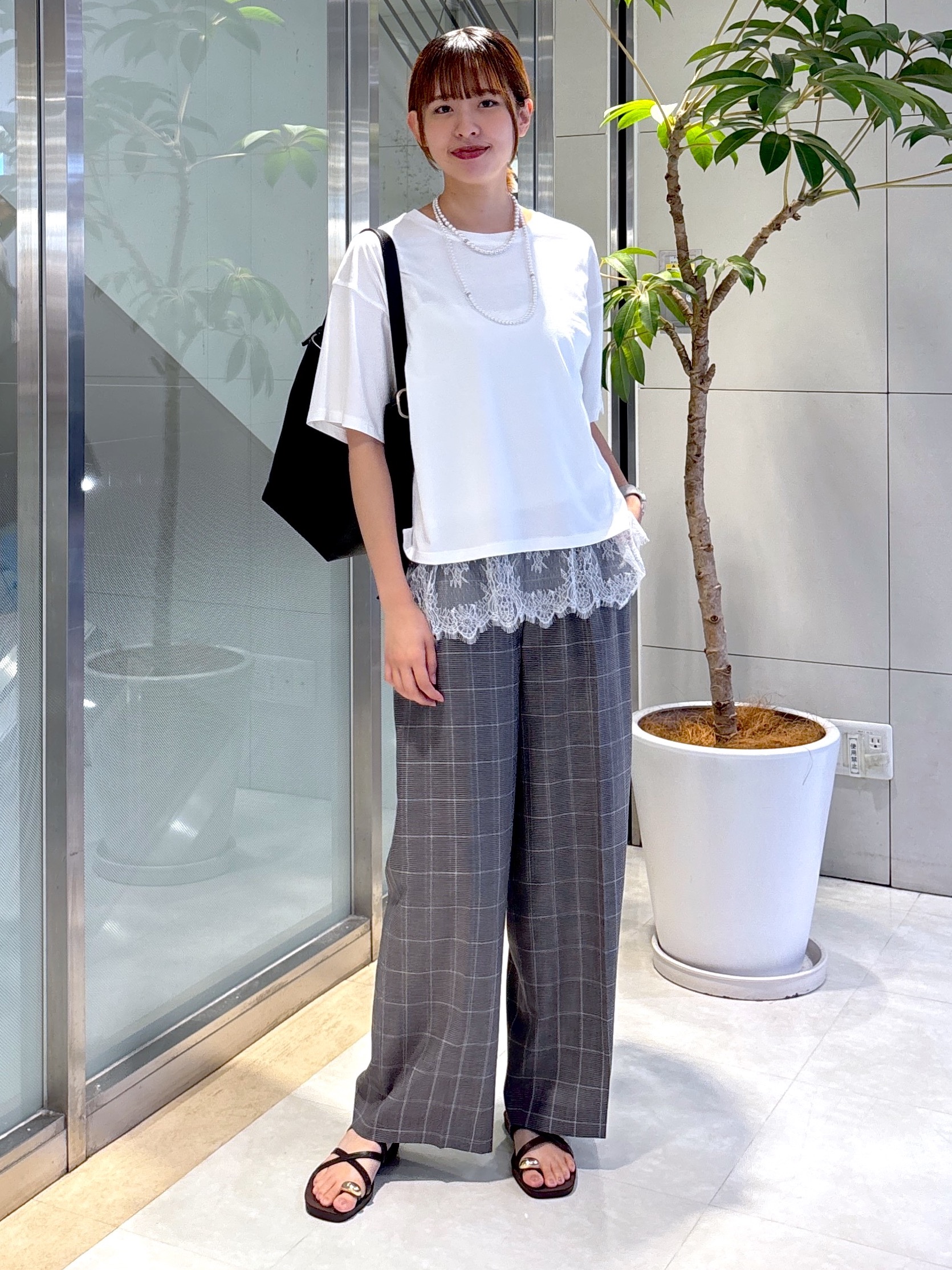 yukaさんの「UNTITLED｜【1枚でもセットでも】レースキャミ付きプルオーバー」を使ったコーディネート