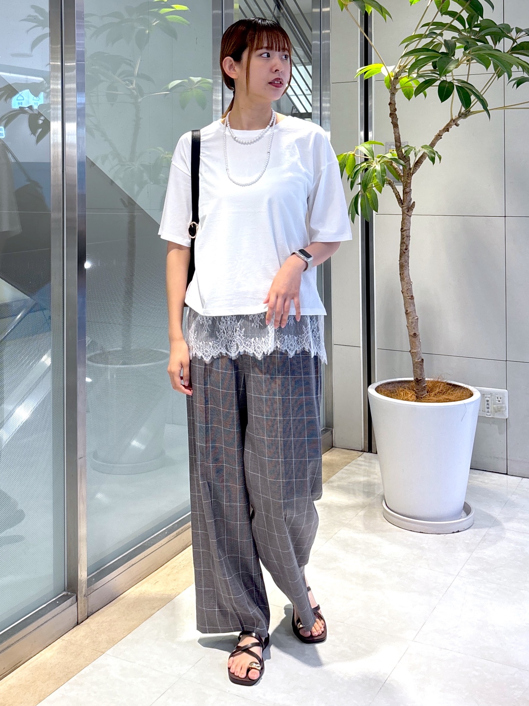 yukaさんの「UNTITLED｜【1枚でもセットでも】レースキャミ付きプルオーバー」を使ったコーディネート
