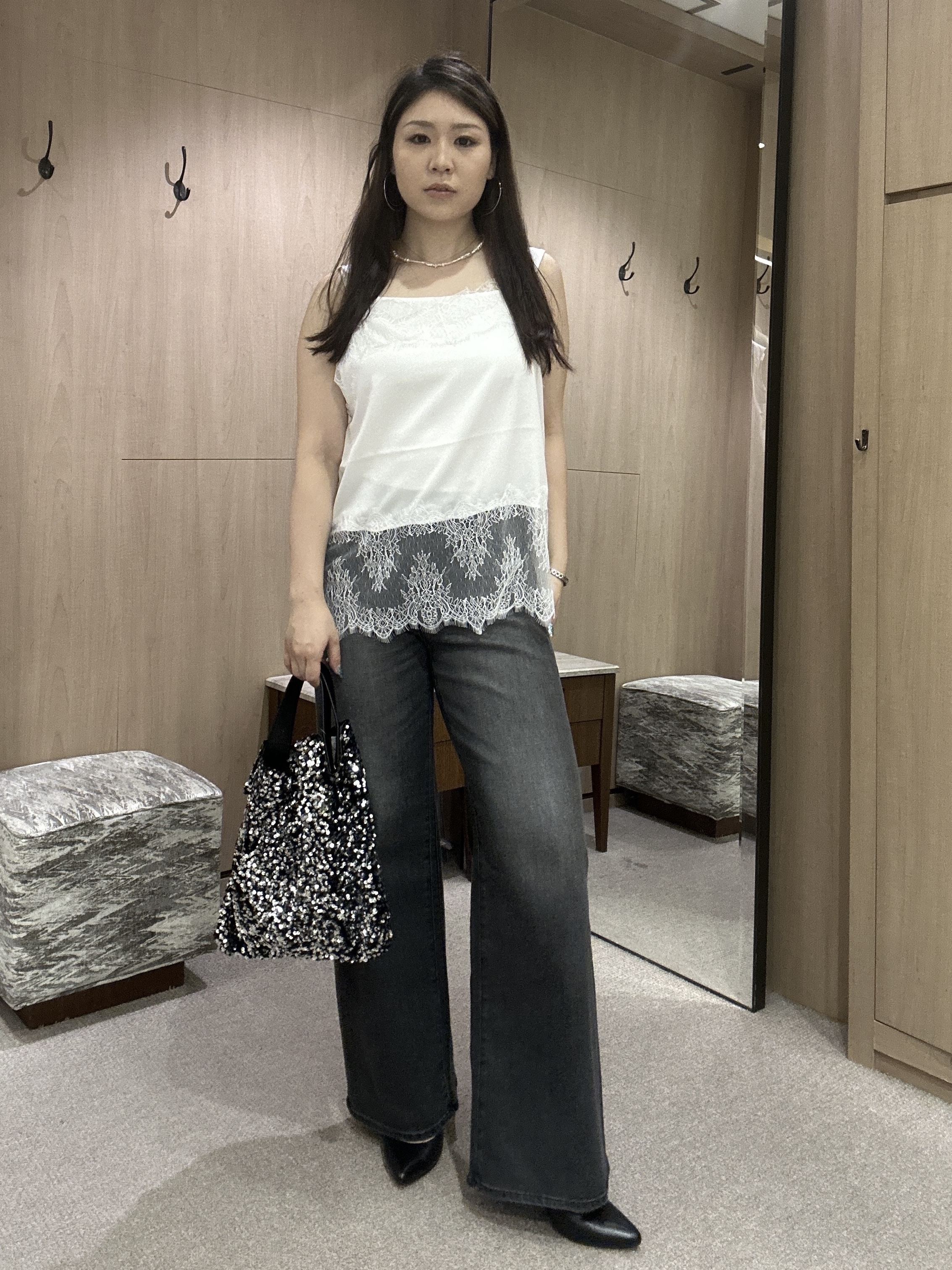 YURIさんの「UNTITLED｜スパンコールフラットトート」を使ったコーディネート