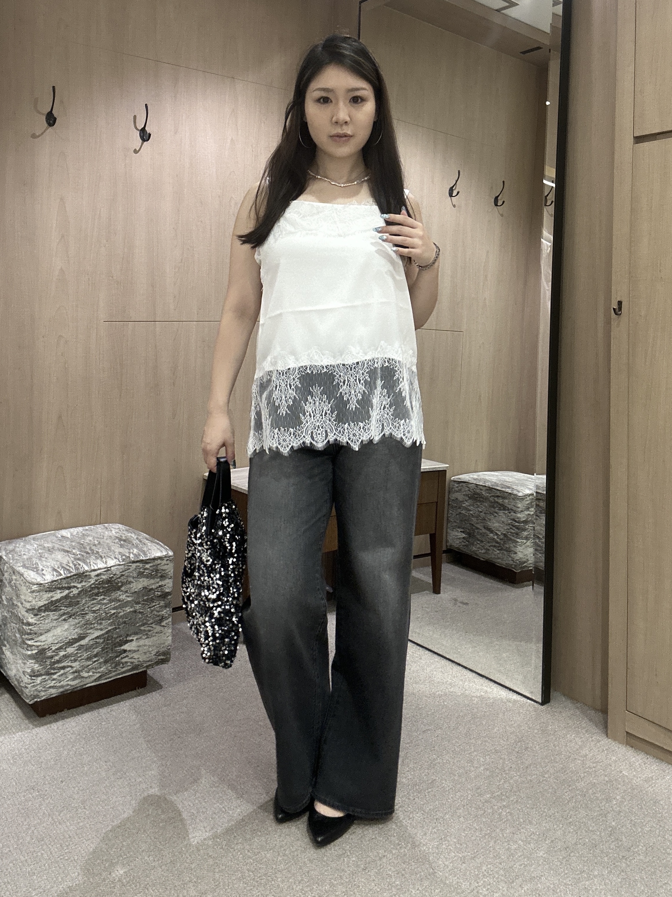 YURIさんの「UNTITLED｜スパンコールフラットトート」を使ったコーディネート