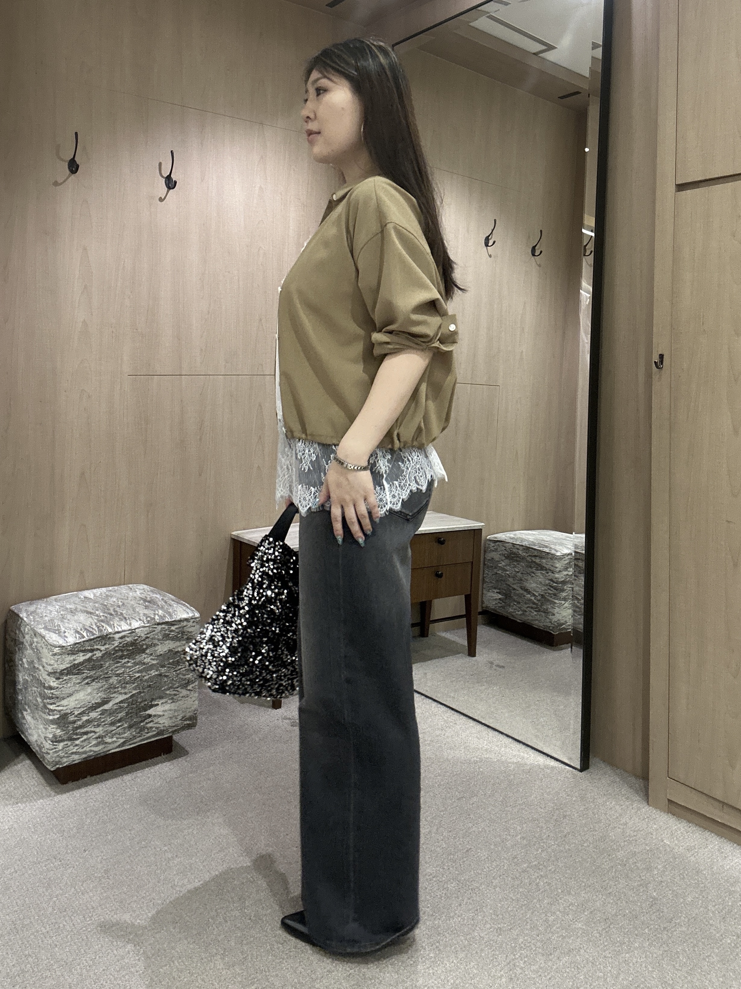 YURIさんの「UNTITLED｜スパンコールフラットトート」を使ったコーディネート