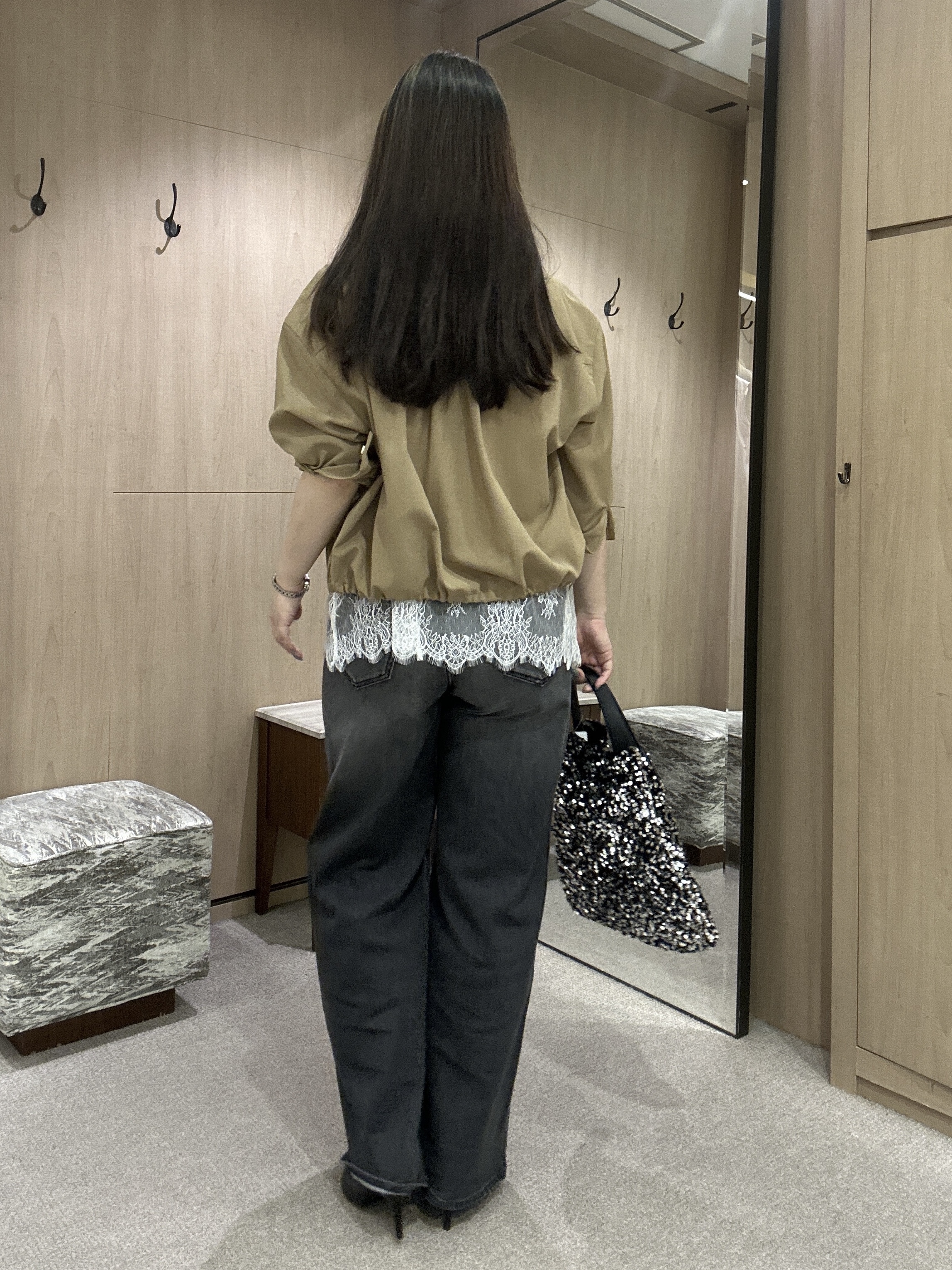 YURIさんの「UNTITLED｜スパンコールフラットトート」を使ったコーディネート