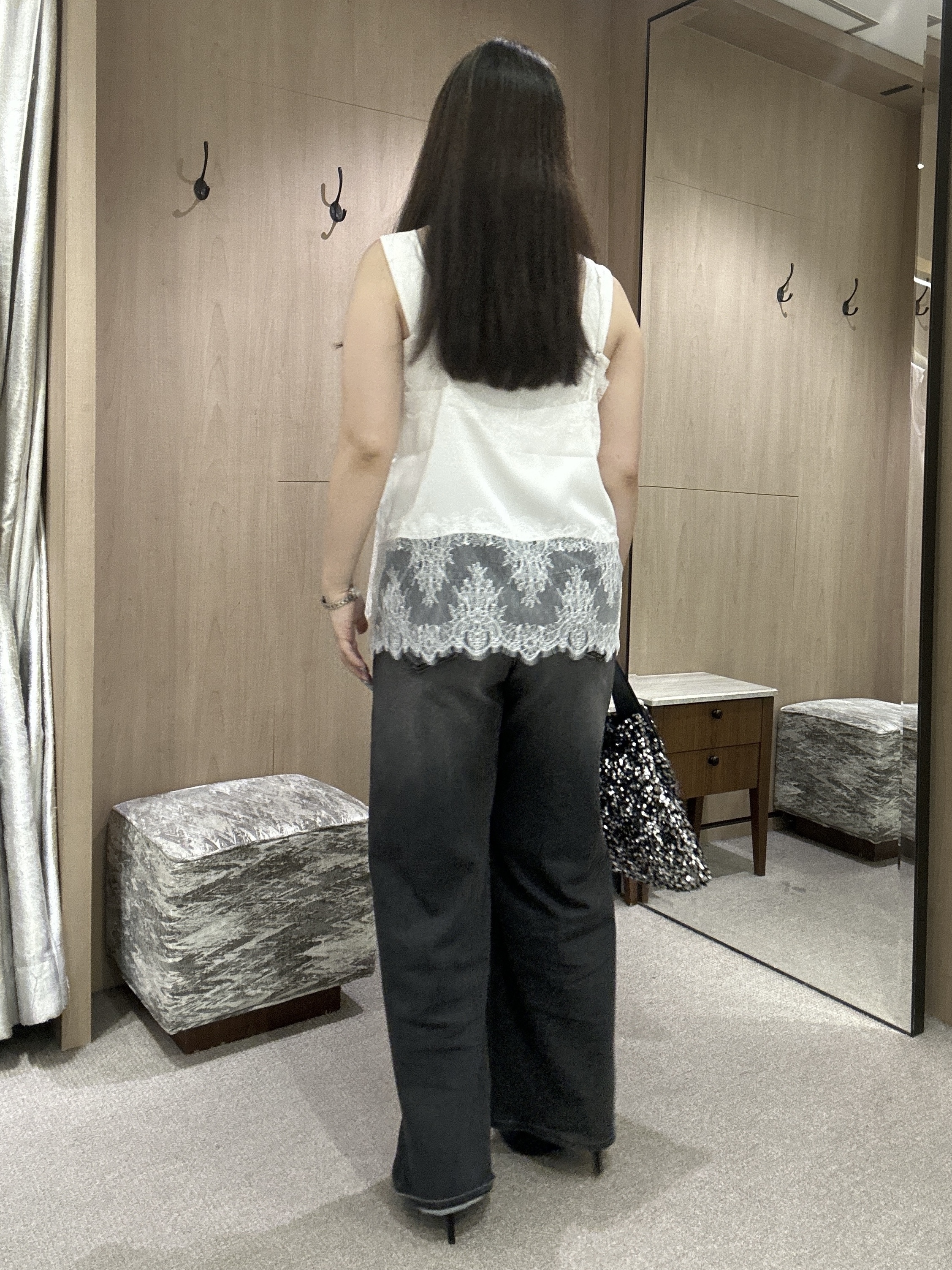 YURIさんの「UNTITLED｜スパンコールフラットトート」を使ったコーディネート