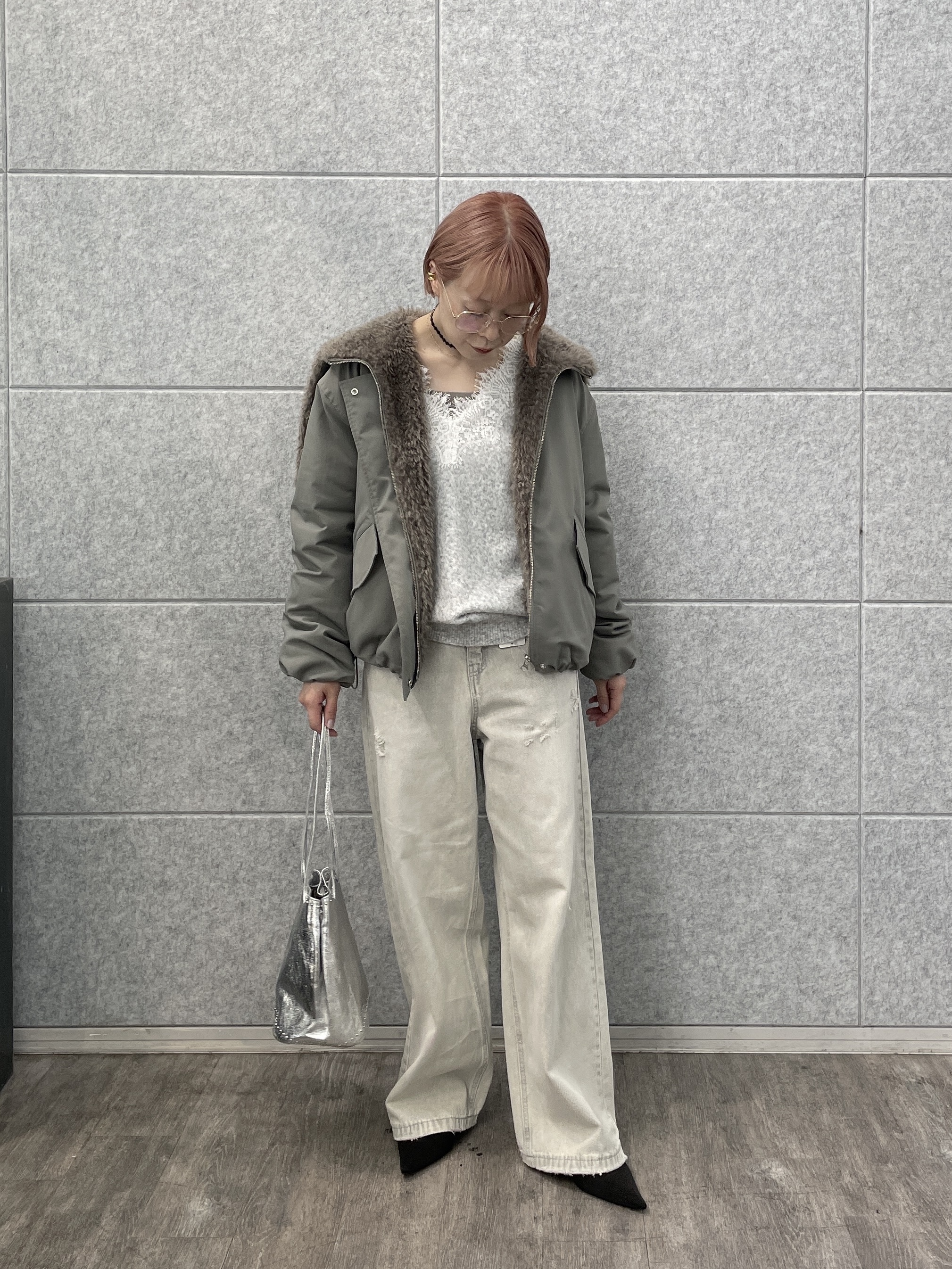 mikuさんの「INDIVI｜サイドギャザー ワイドデニム」を使ったコーディネート