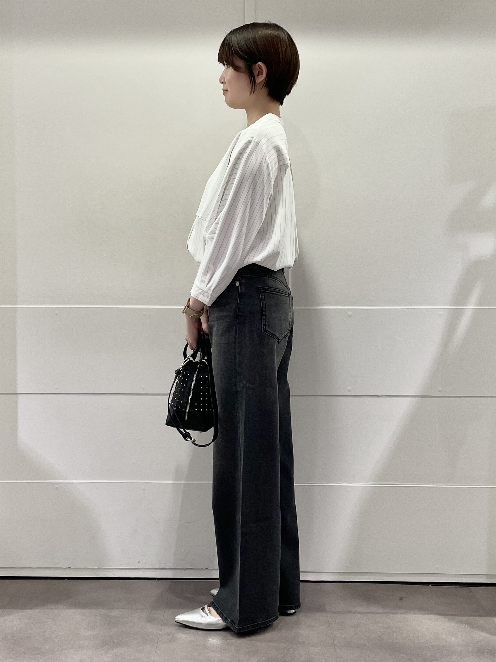MOMOKOさんの「UNTITLED｜【接触冷感/UVケア/夏羽織り/着る日傘】ケープ風ブラウス」を使ったコーディネート