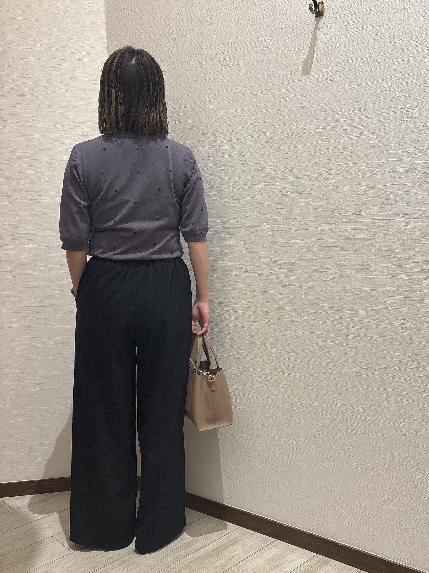 Chinaさんの「SHOO･LA･RUE｜【ひんやり/着丈選べる/洗濯後しわになりにくい/S-LL】大人の上品シルエット センタープレスタック」を使ったコーディネート