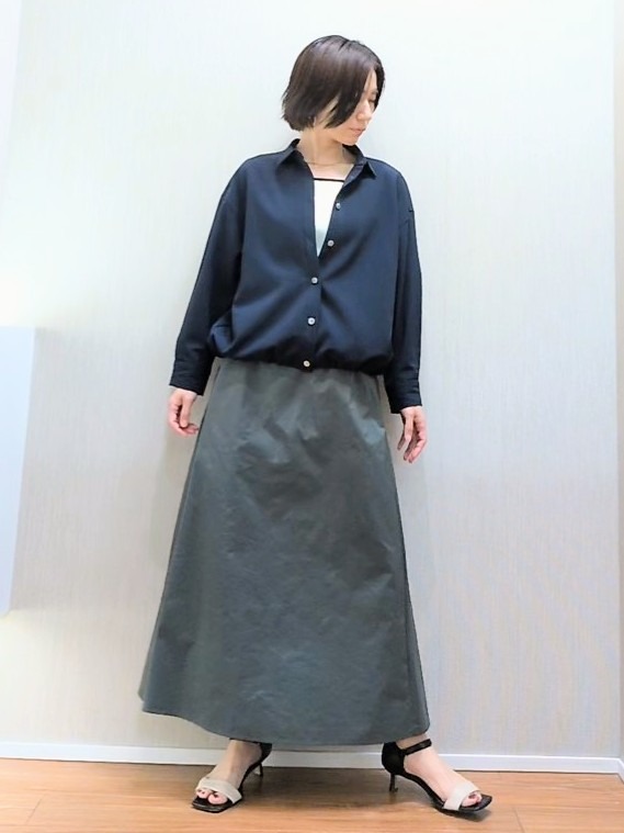 ミズタさんの「UNTITLED｜【セットアップ可/UVカット/接触冷感】エアリークールドロストシャツ」を使ったコーディネート