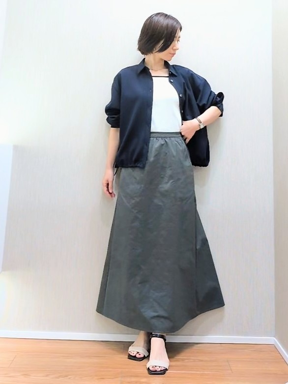 ミズタさんの「UNTITLED｜【セットアップ可/UVカット/接触冷感】エアリークールドロストシャツ」を使ったコーディネート