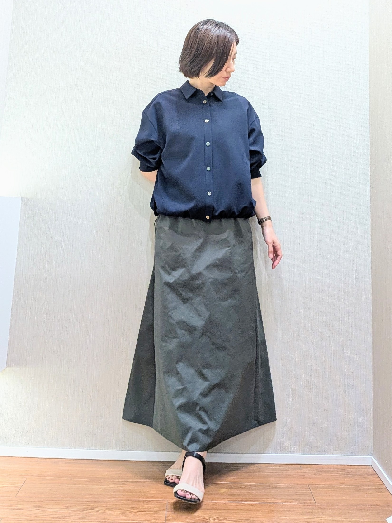 ミズタさんの「UNTITLED｜【セットアップ可/UVカット/接触冷感】エアリークールドロストシャツ」を使ったコーディネート