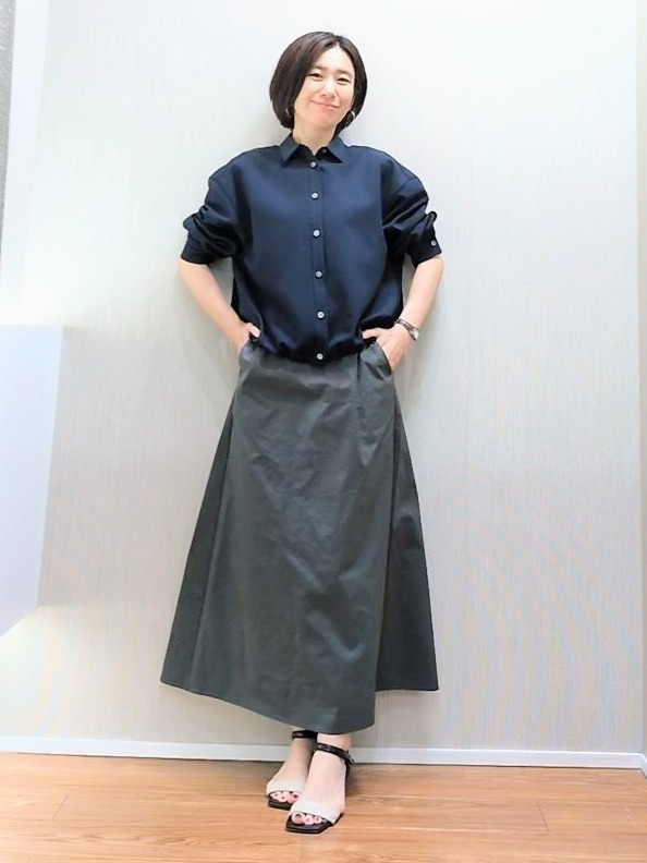 ミズタさんの「UNTITLED｜【セットアップ可/UVカット/接触冷感】エアリークールドロストシャツ」を使ったコーディネート