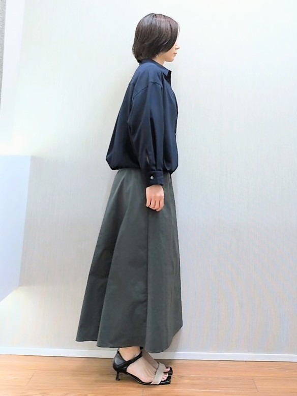 ミズタさんの「UNTITLED｜【セットアップ可/UVカット/接触冷感】エアリークールドロストシャツ」を使ったコーディネート