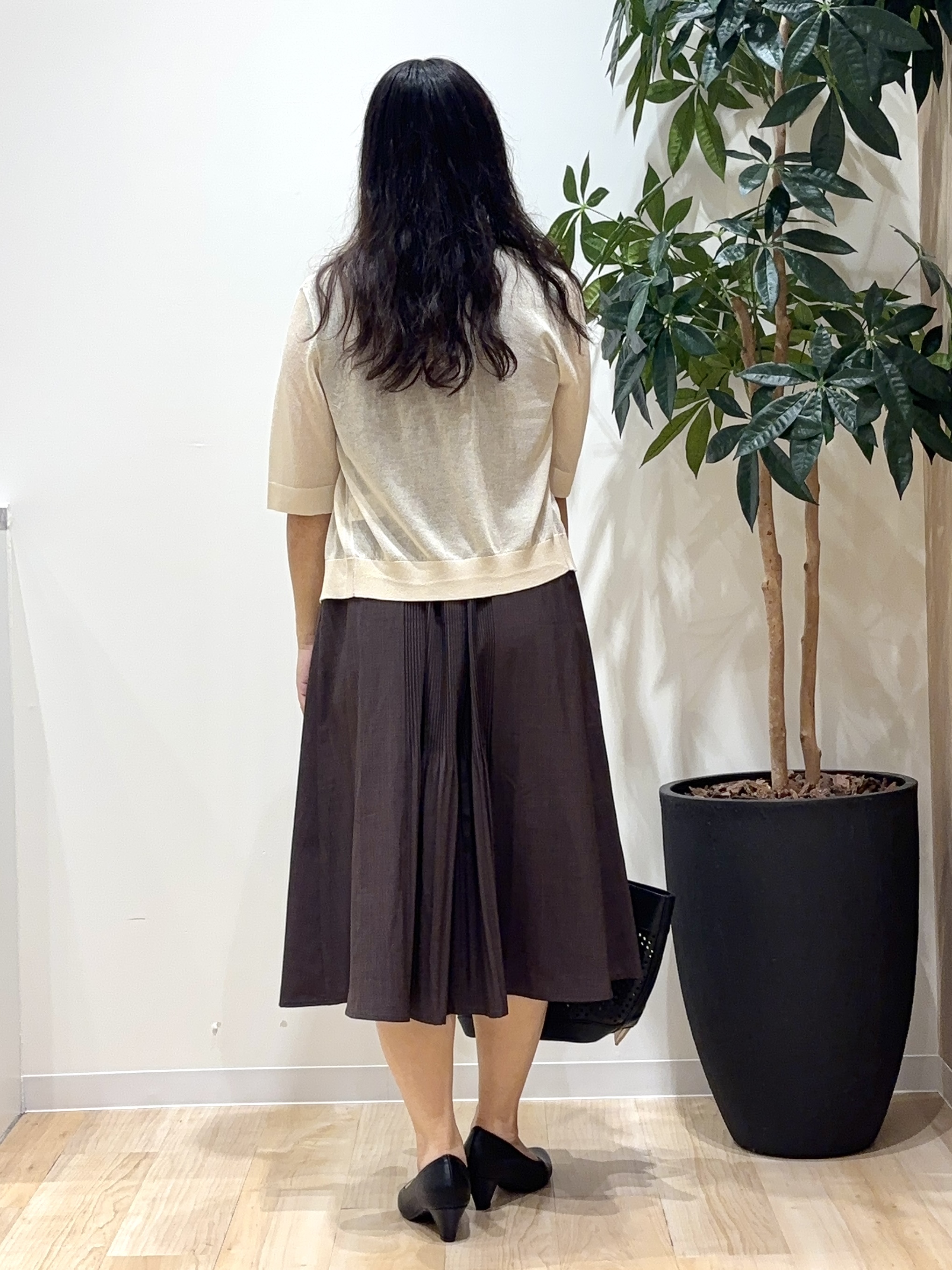 miraiさんの「grove｜【洗える】大人のシアーニットカーディガン」を使ったコーディネート