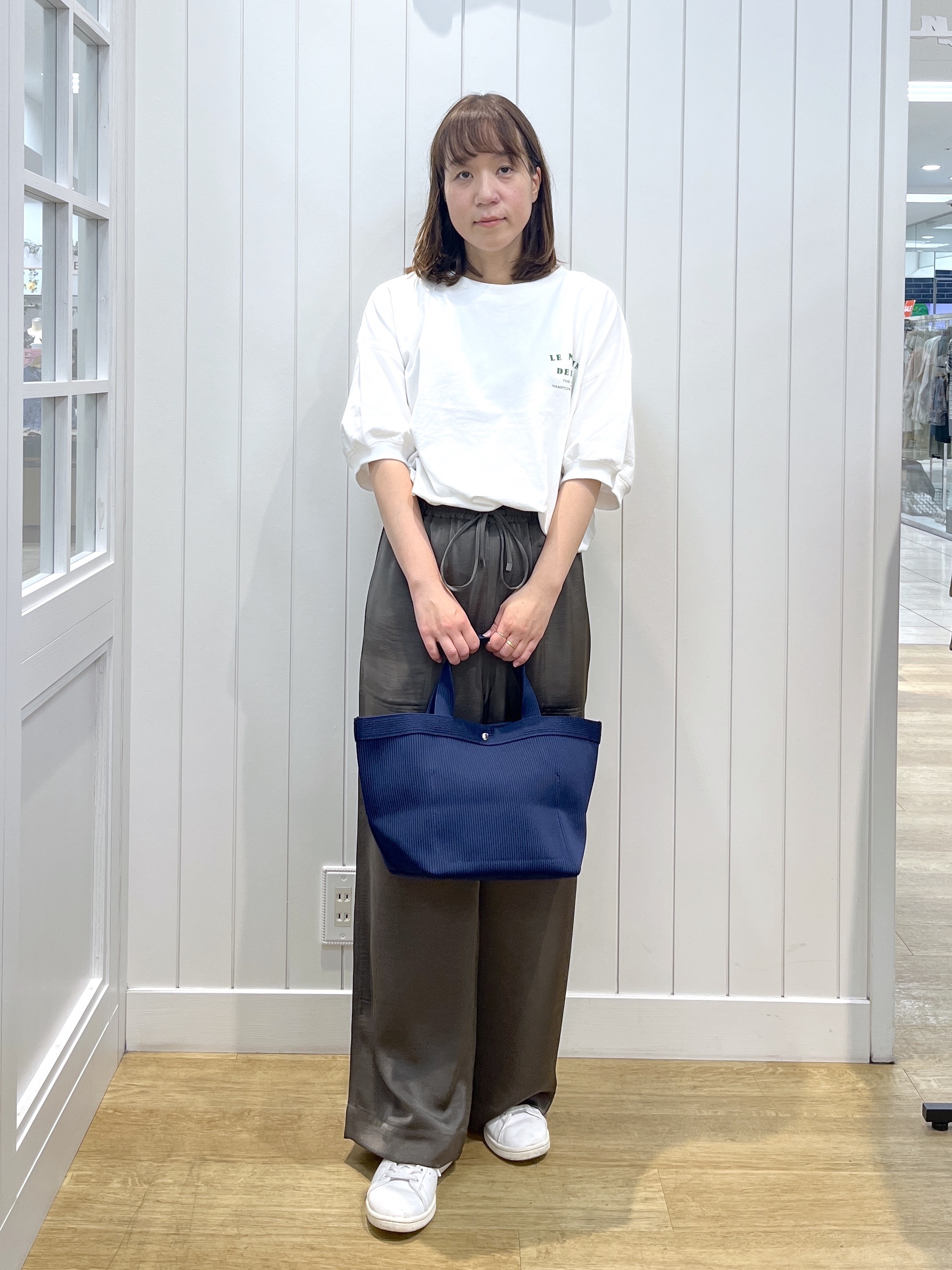 takayamaさんの「Dessin｜ハーフスリーブロゴプルオーバー」を使ったコーディネート