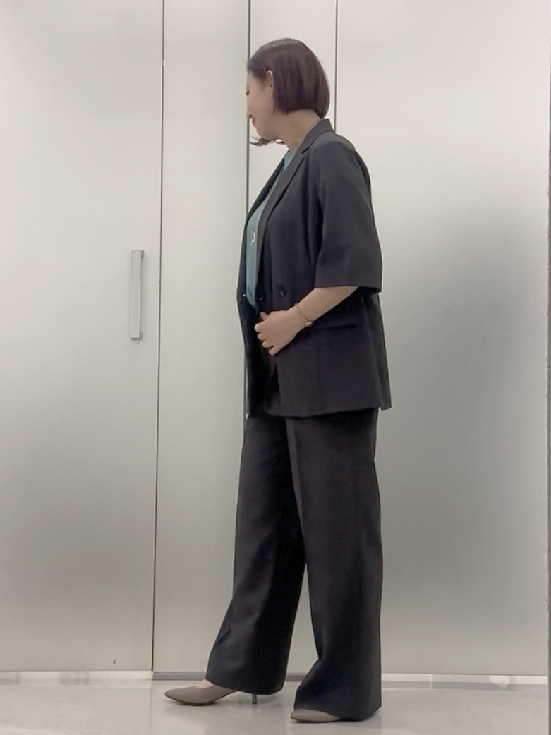 まどかさんの「UNTITLED｜【秋の通勤羽織/セットアップ可/UVカット】エアリークール半袖ジャケット」を使ったコーディネート