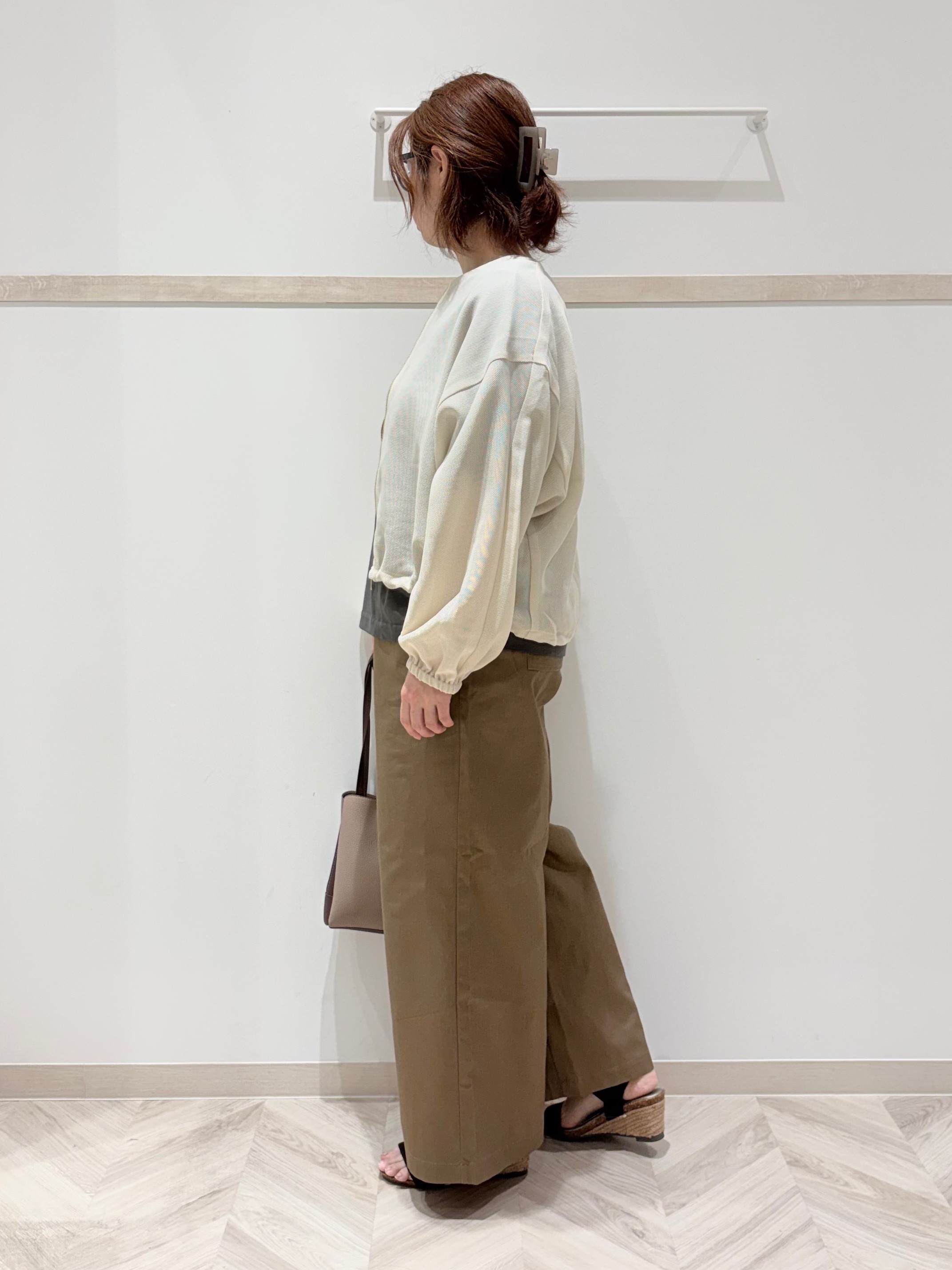 c_h_i_k_aさんの「SHOO･LA･RUE｜【通気性〇/セットアップ可/洗濯機可】メッシュドルマン ジップブルゾン」を使ったコーディネート