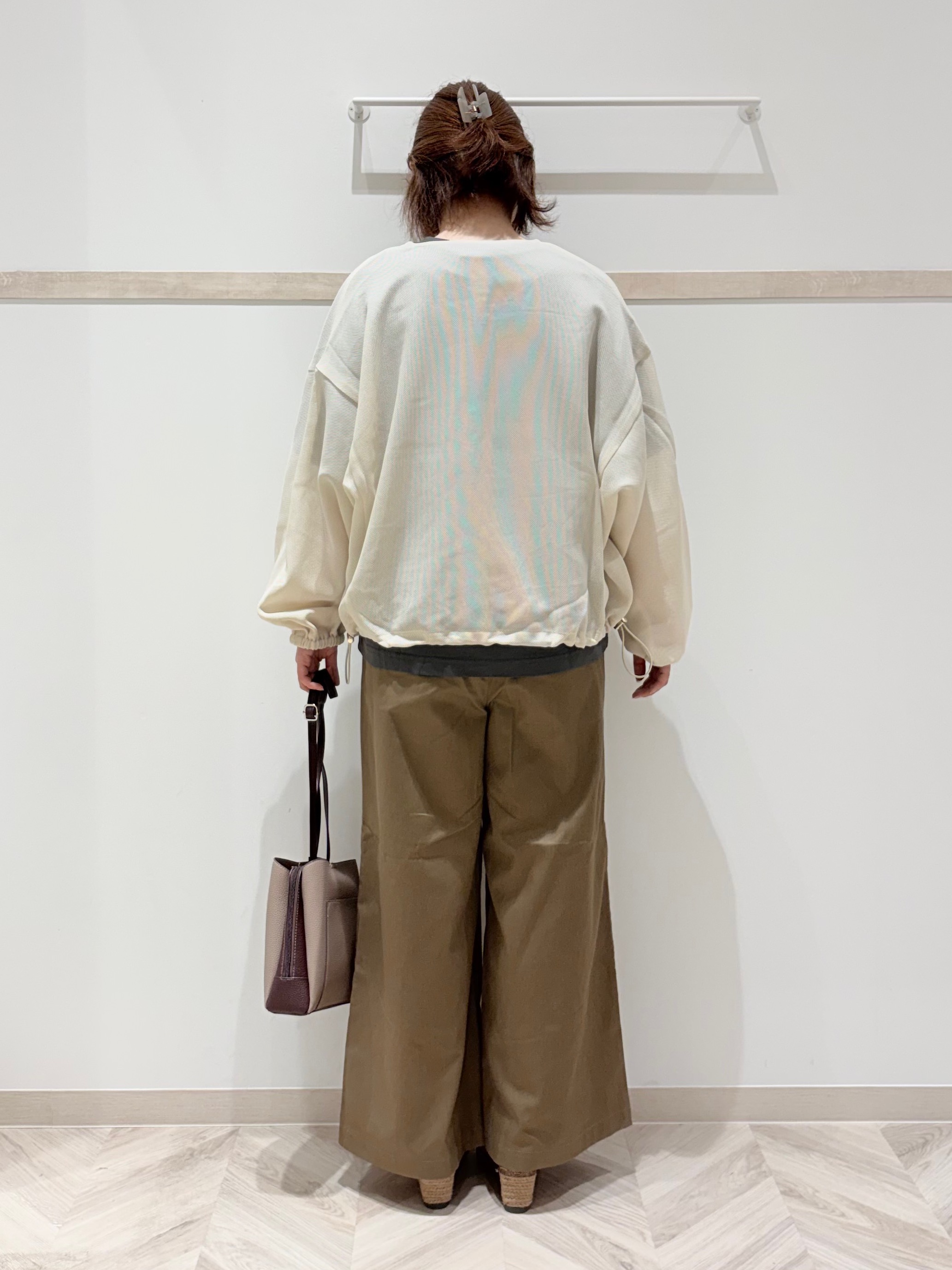 c_h_i_k_aさんの「SHOO･LA･RUE｜【通気性〇/セットアップ可/洗濯機可】メッシュドルマン ジップブルゾン」を使ったコーディネート