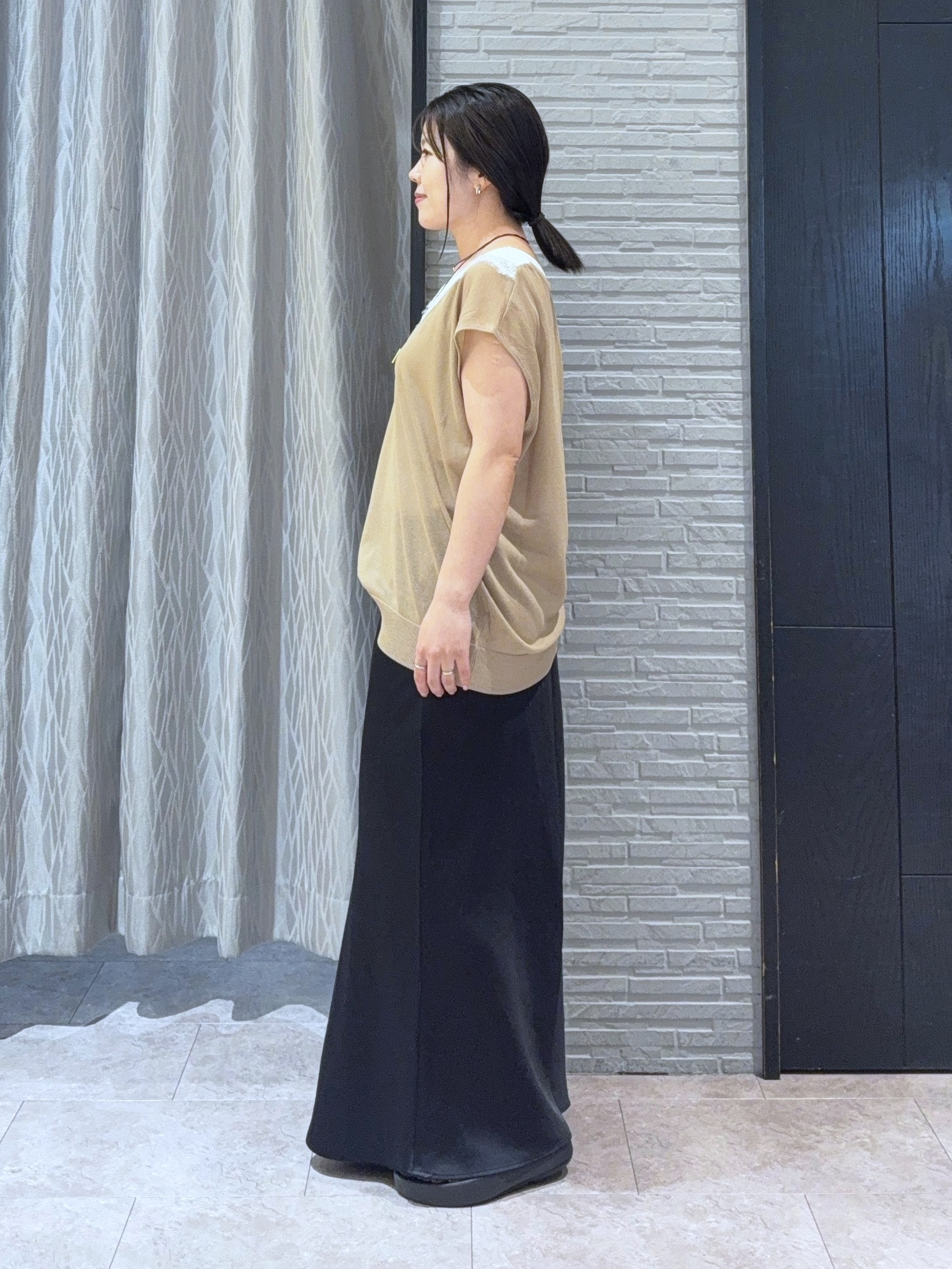 chさんの「THE SHOP TK｜ほんのりきらめく レース切り替え スパークシアーニット」を使ったコーディネート