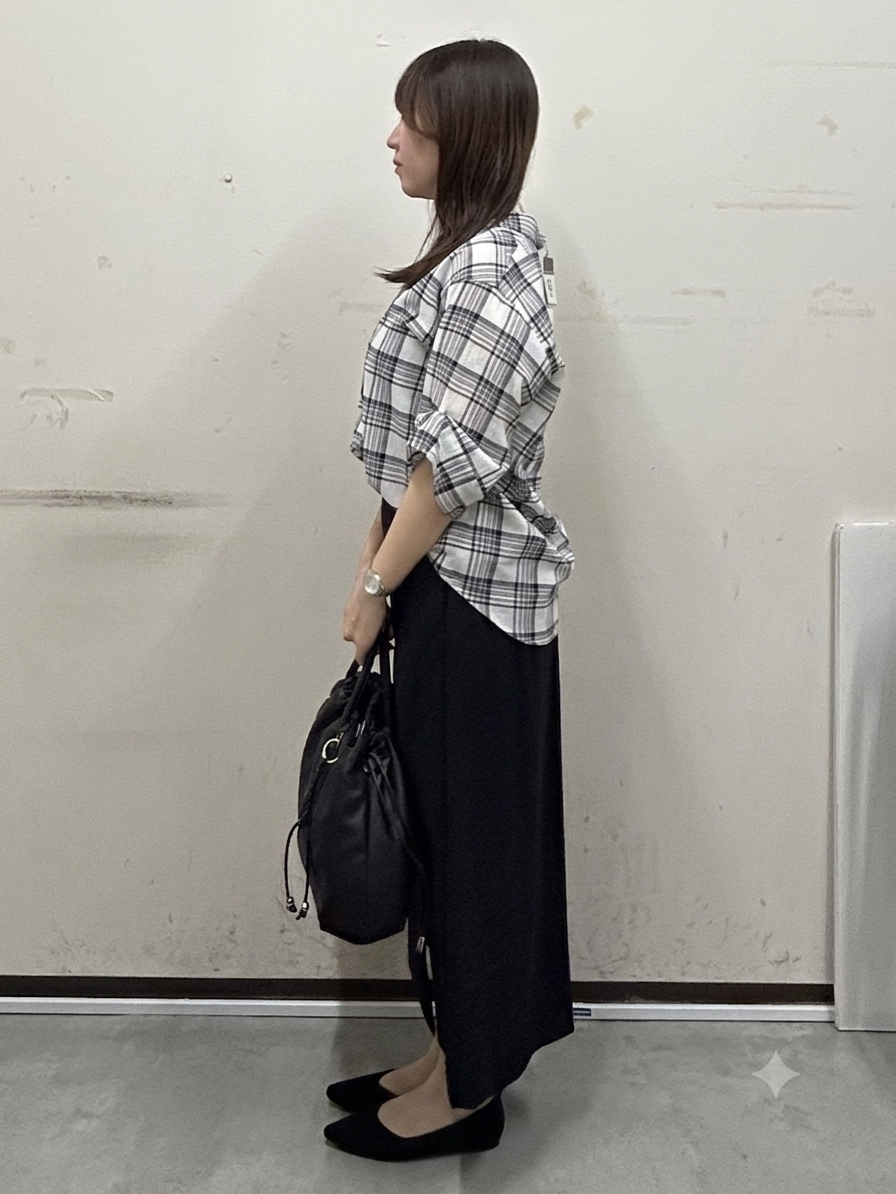 noeさんの「INDIVI｜【高ストレッチ／撥水／接触冷感】リラックス ナロースカート」を使ったコーディネート
